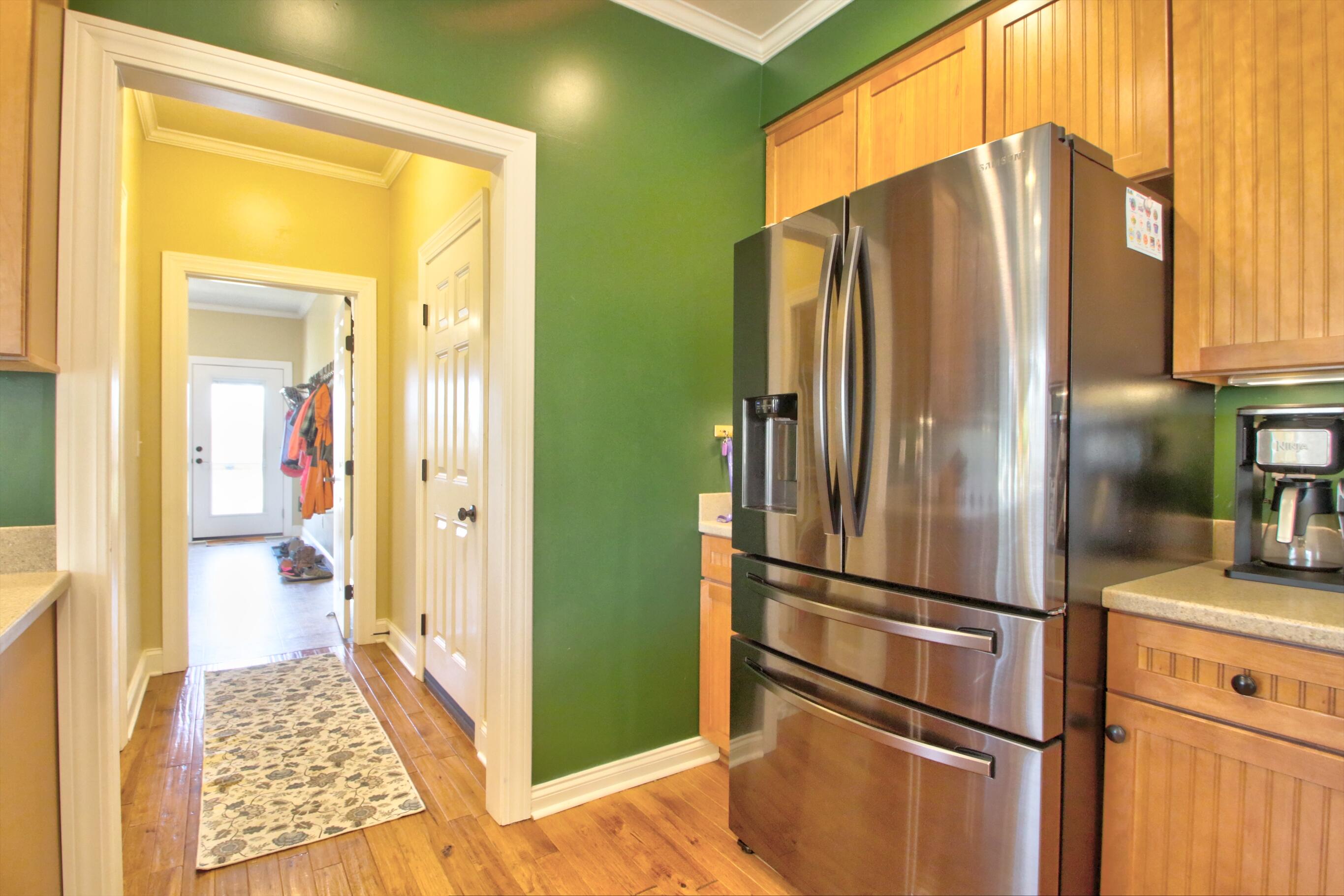 Paris, Kentucky 40361, United States, 4 Bedrooms Bedrooms, ,4 BathroomsBathrooms,Residential,Active,91944