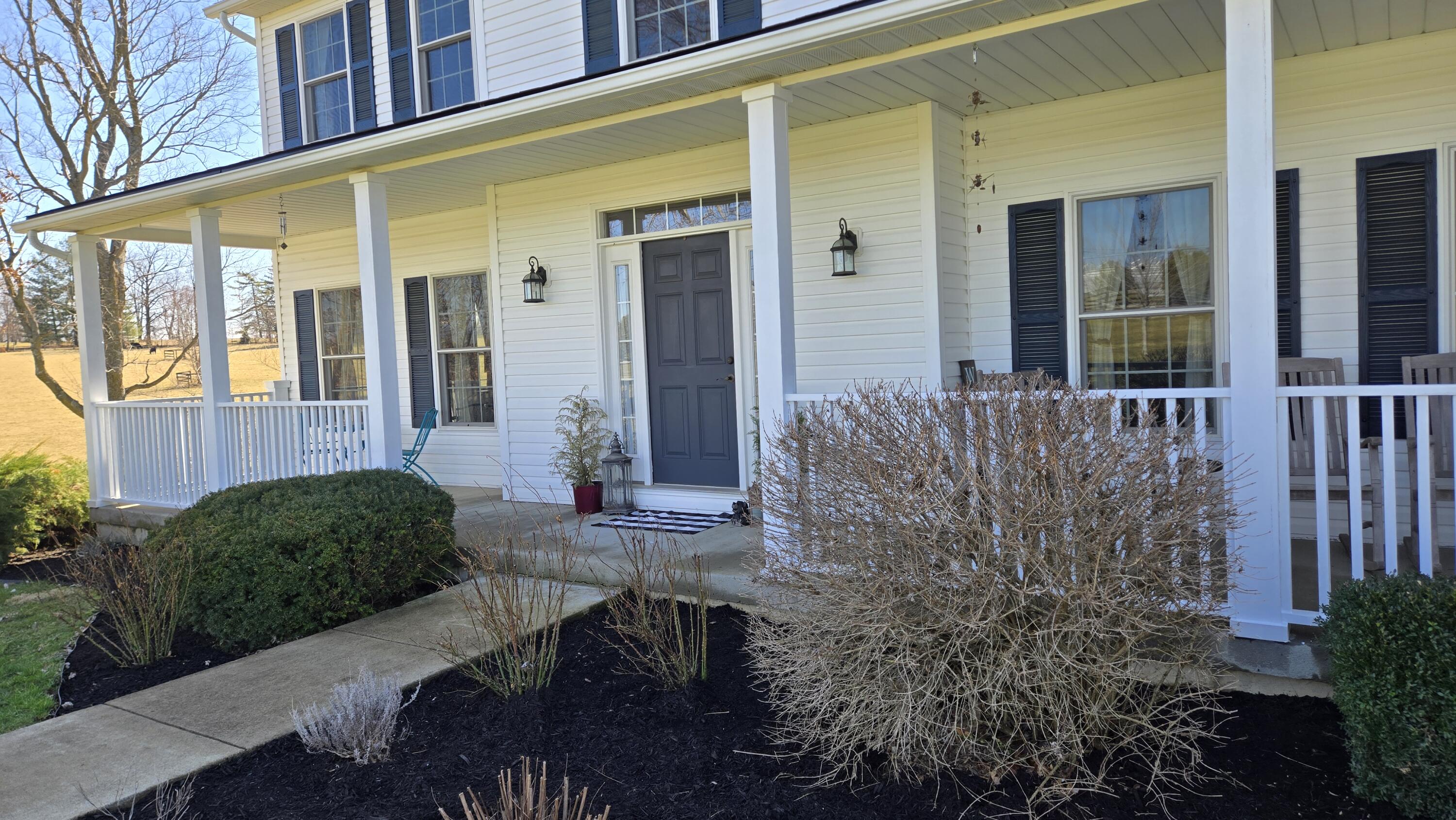 Paris, Kentucky 40361, United States, 4 Bedrooms Bedrooms, ,4 BathroomsBathrooms,Residential,Active,91944