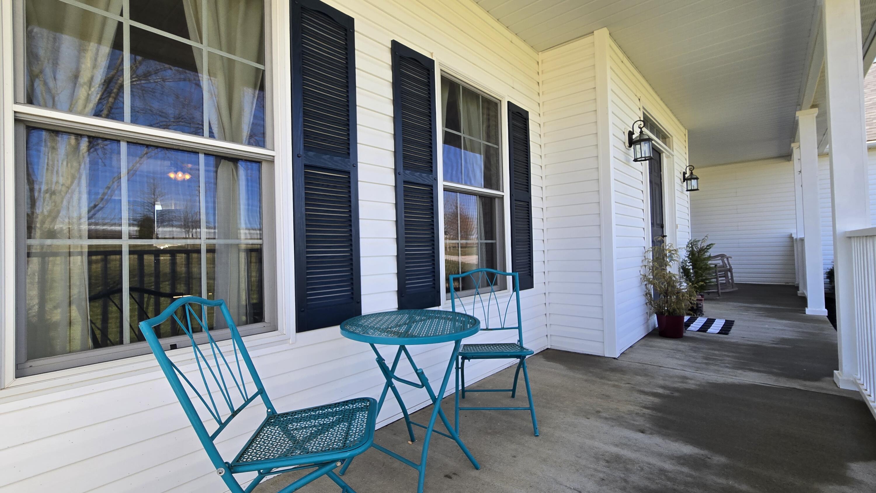 Paris, Kentucky 40361, United States, 4 Bedrooms Bedrooms, ,4 BathroomsBathrooms,Residential,Active,91944