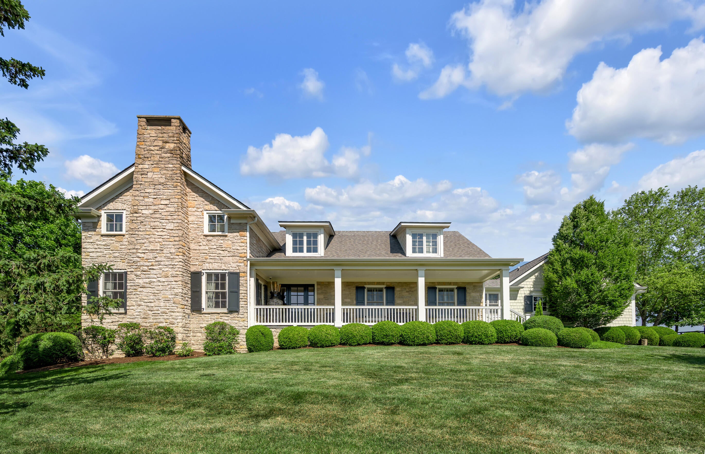 595 Moores Mill Road