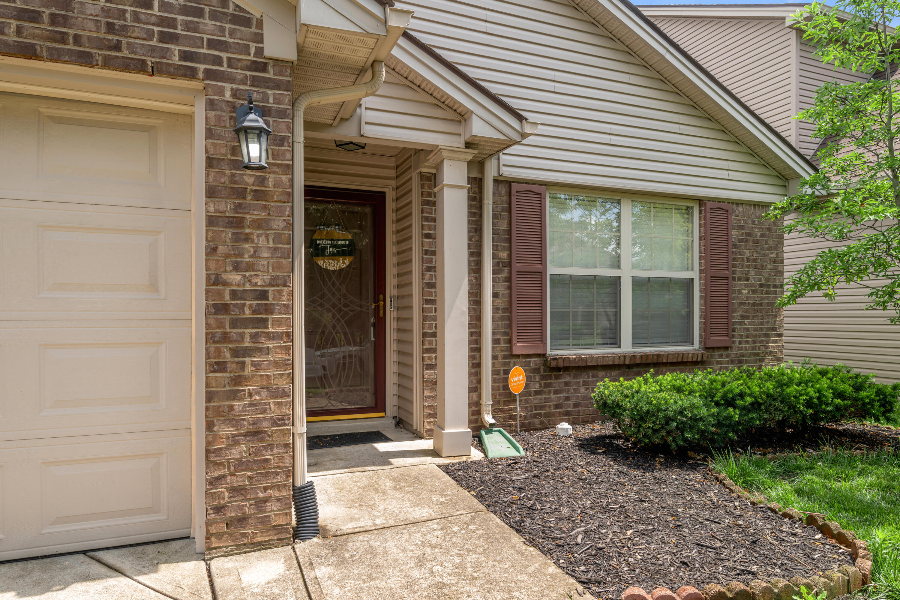 Photo 1 of 32 — 944 Winding Oak Trail, Lexington, KY 40511