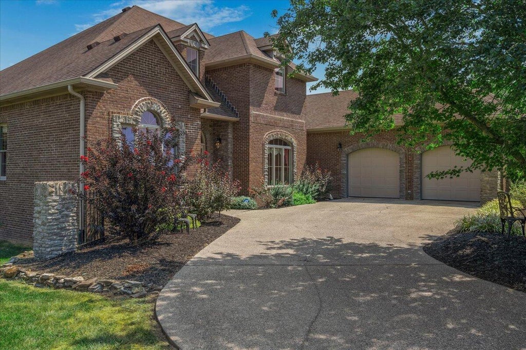 Photo of 123 Mahogany Drive, Richmond, KY 40475 (MLS # 26025610)