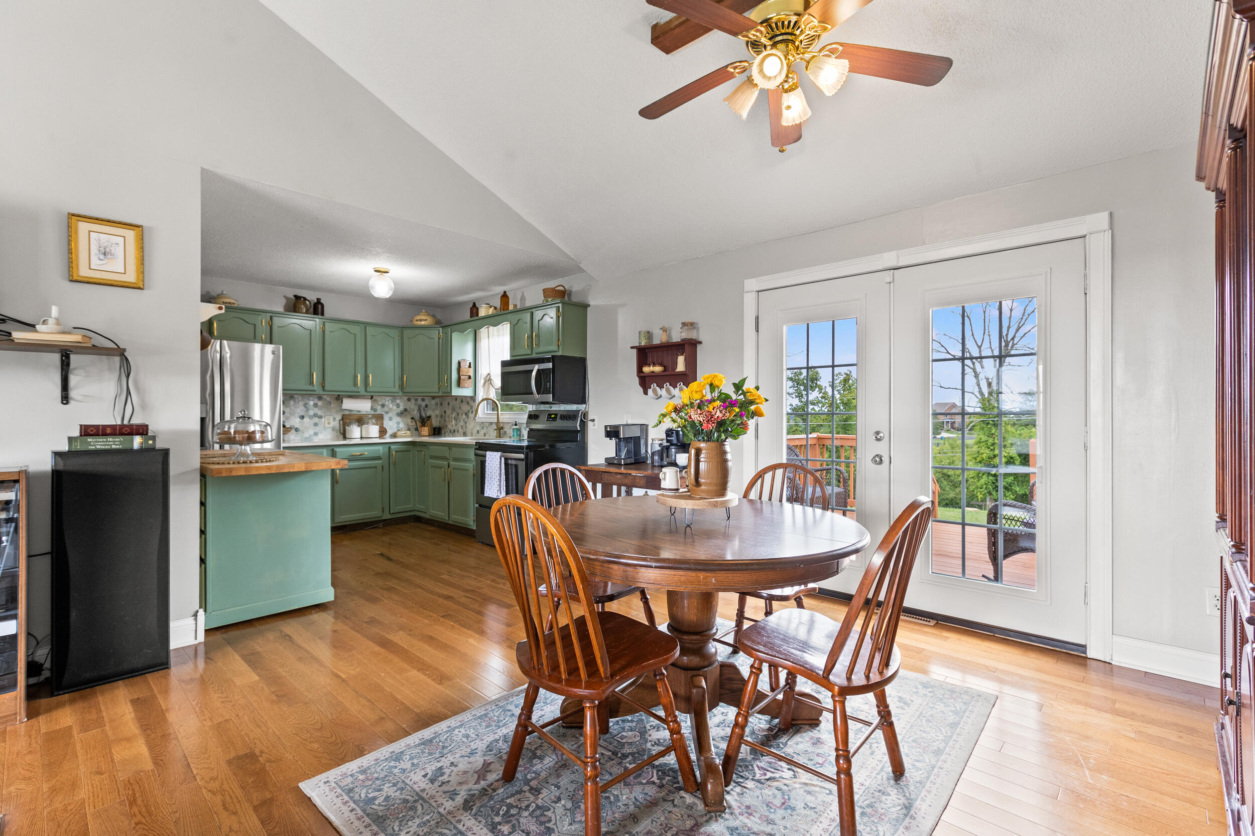 Richmond, Kentucky 40475, United States, 3 Bedrooms Bedrooms, ,2 BathroomsBathrooms,Residential,Pending,186455