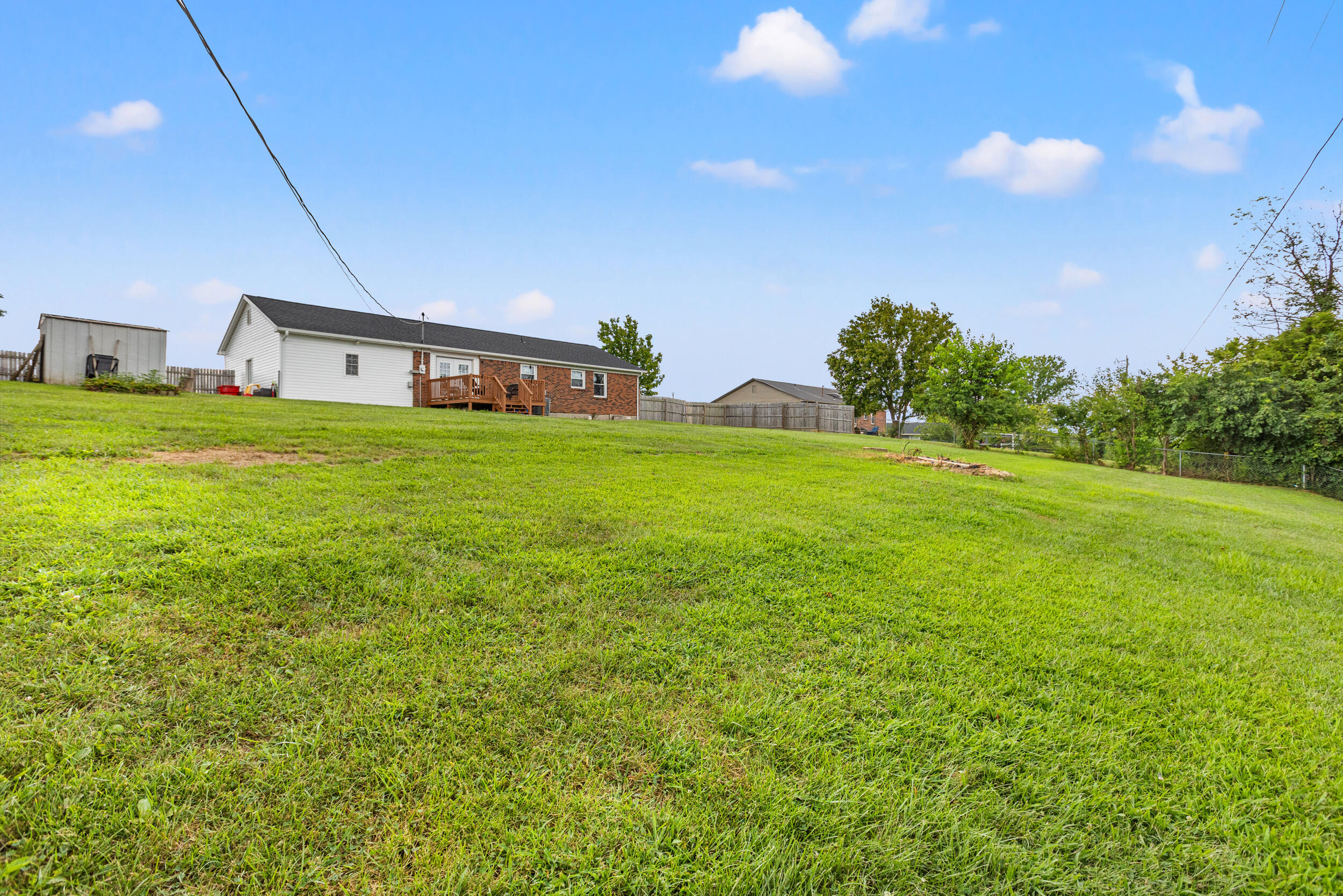 Richmond, Kentucky 40475, United States, 3 Bedrooms Bedrooms, ,2 BathroomsBathrooms,Residential,Pending,186455