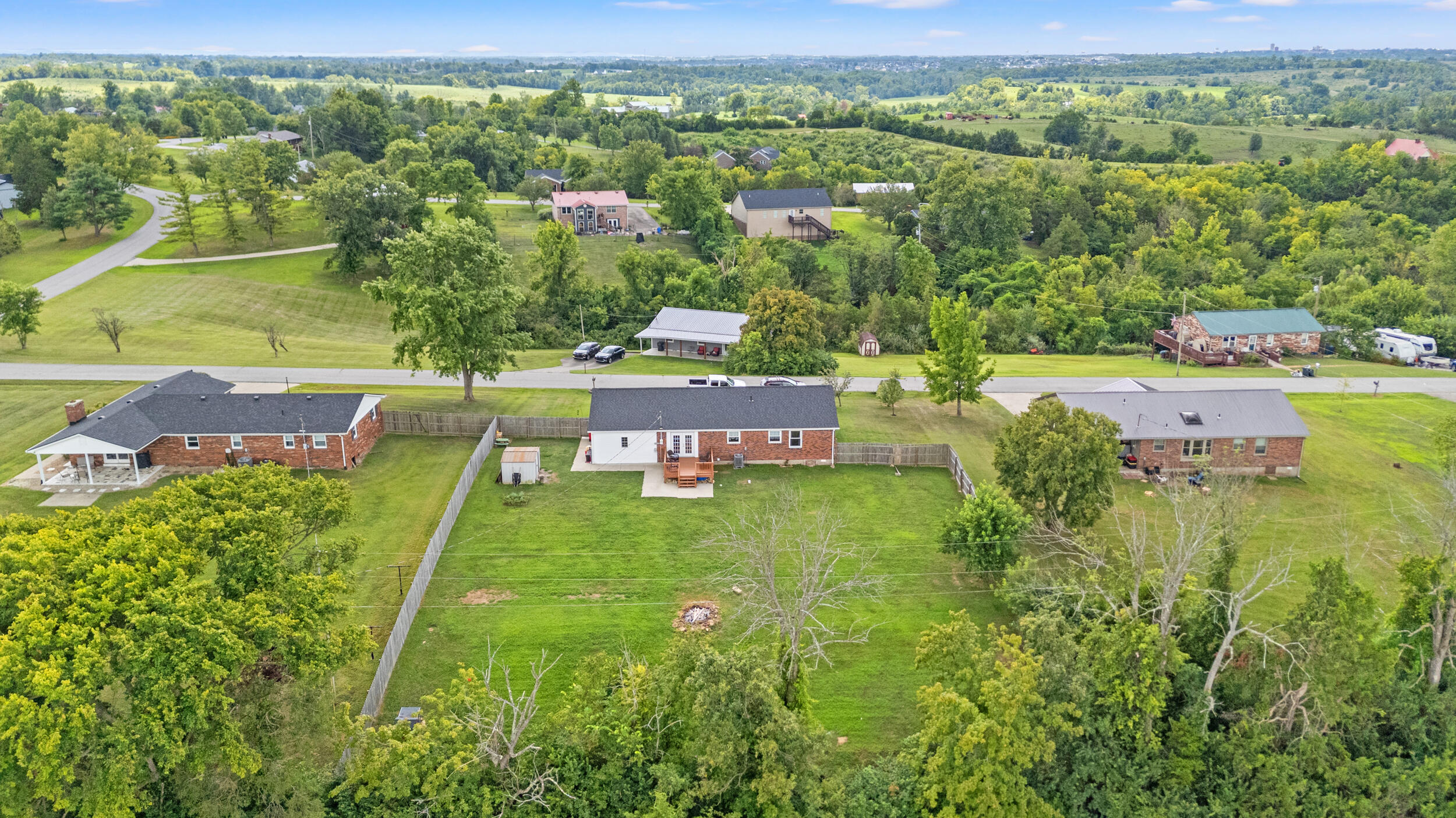 Richmond, Kentucky 40475, United States, 3 Bedrooms Bedrooms, ,2 BathroomsBathrooms,Residential,Pending,186455