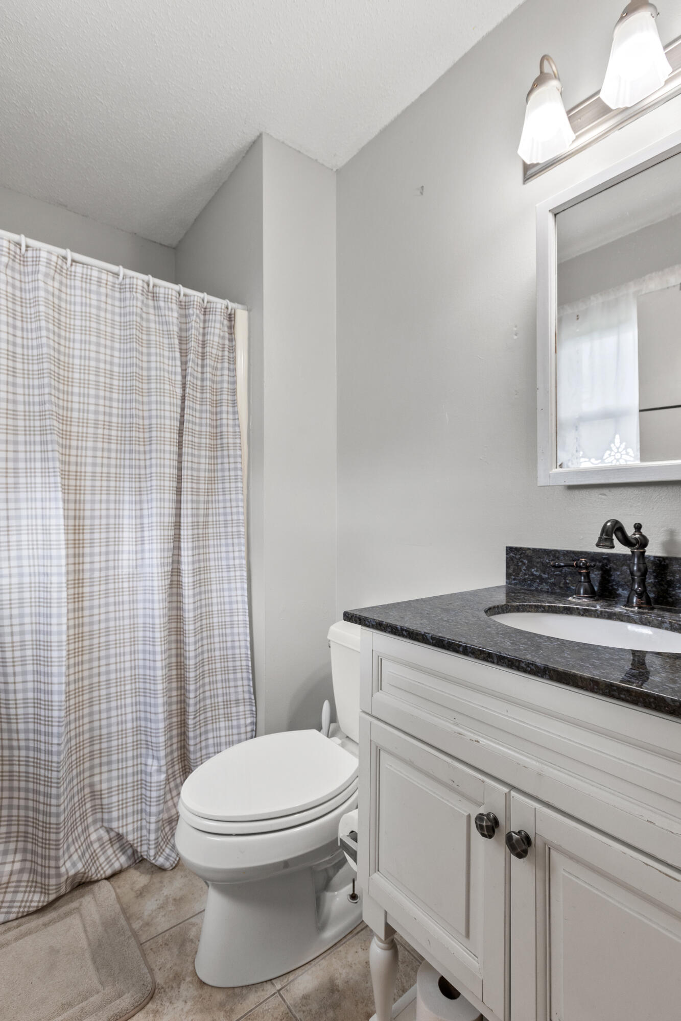 Richmond, Kentucky 40475, United States, 3 Bedrooms Bedrooms, ,2 BathroomsBathrooms,Residential,Pending,186455