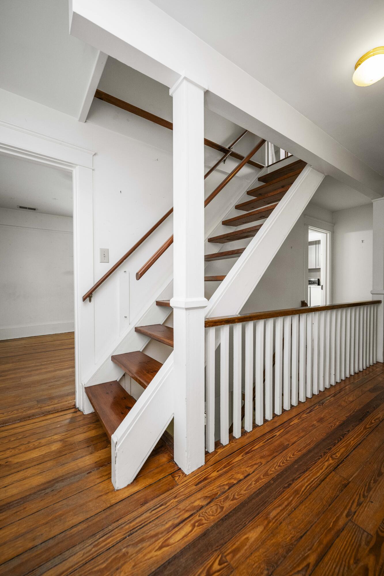 Berea, Kentucky 40403, United States, 5 Bedrooms Bedrooms, ,4 BathroomsBathrooms,Residential,Active,135834