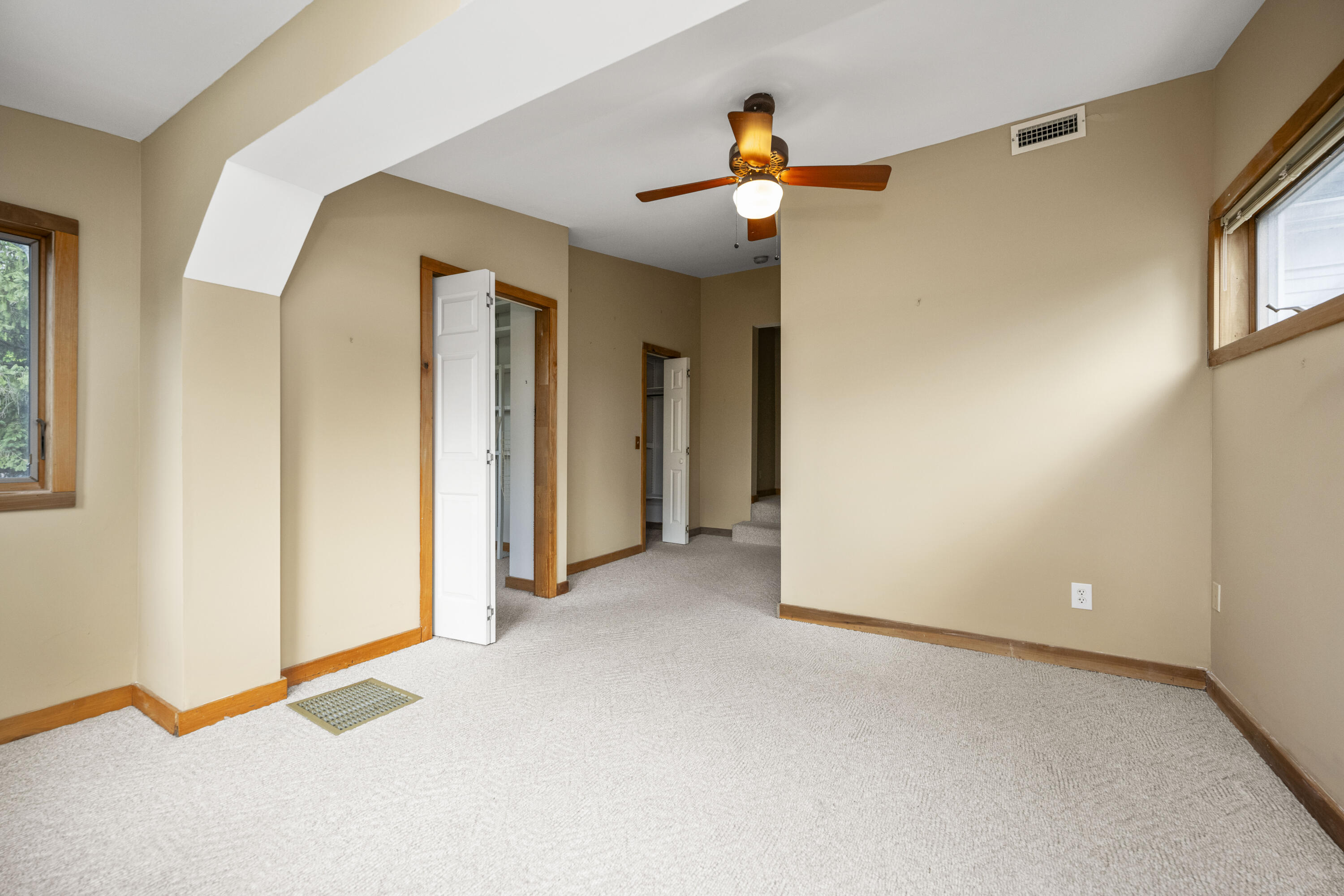 Berea, Kentucky 40403, United States, 5 Bedrooms Bedrooms, ,4 BathroomsBathrooms,Residential,Active,135834