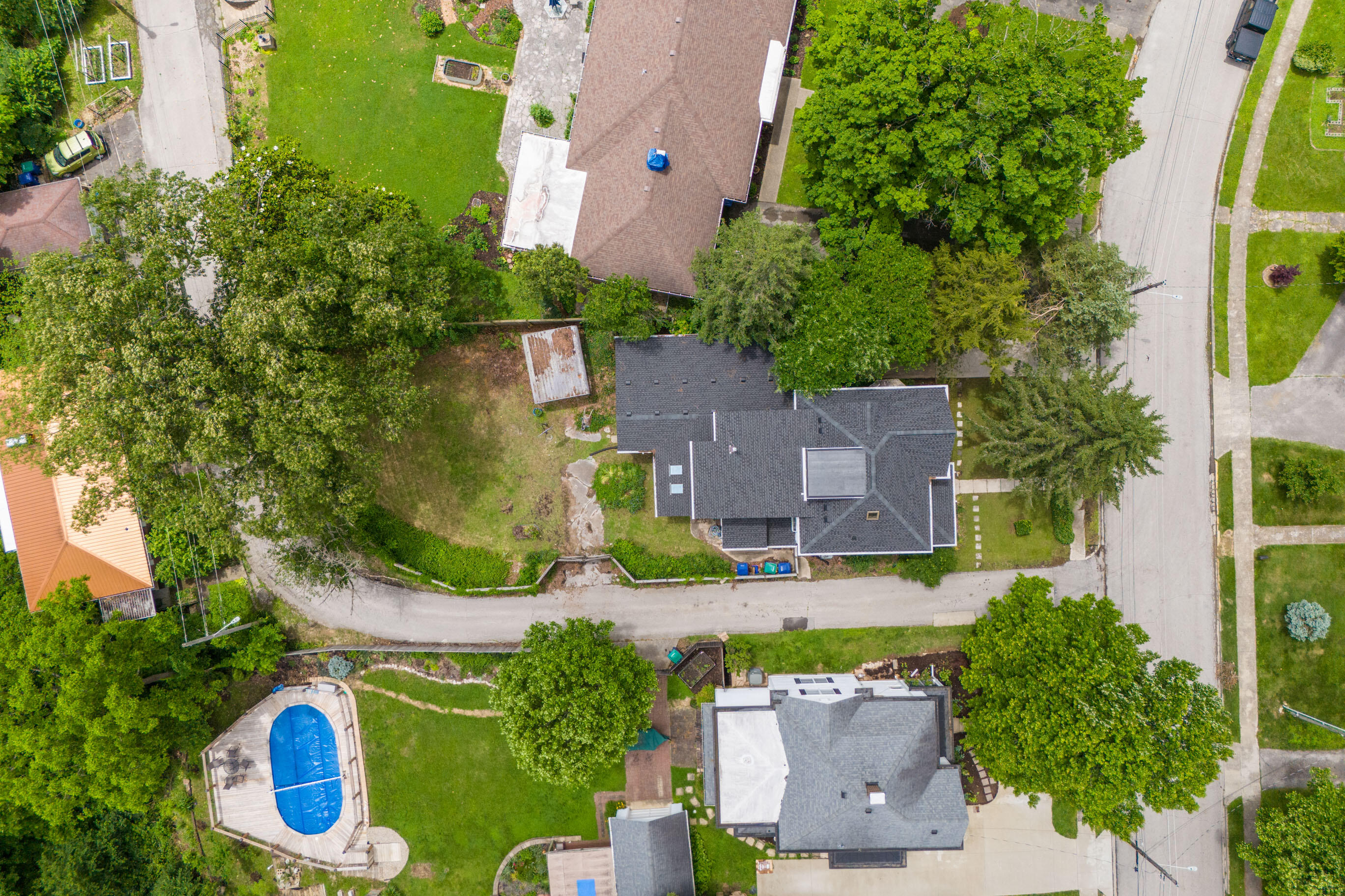 Berea, Kentucky 40403, United States, 5 Bedrooms Bedrooms, ,4 BathroomsBathrooms,Residential,Active,135834