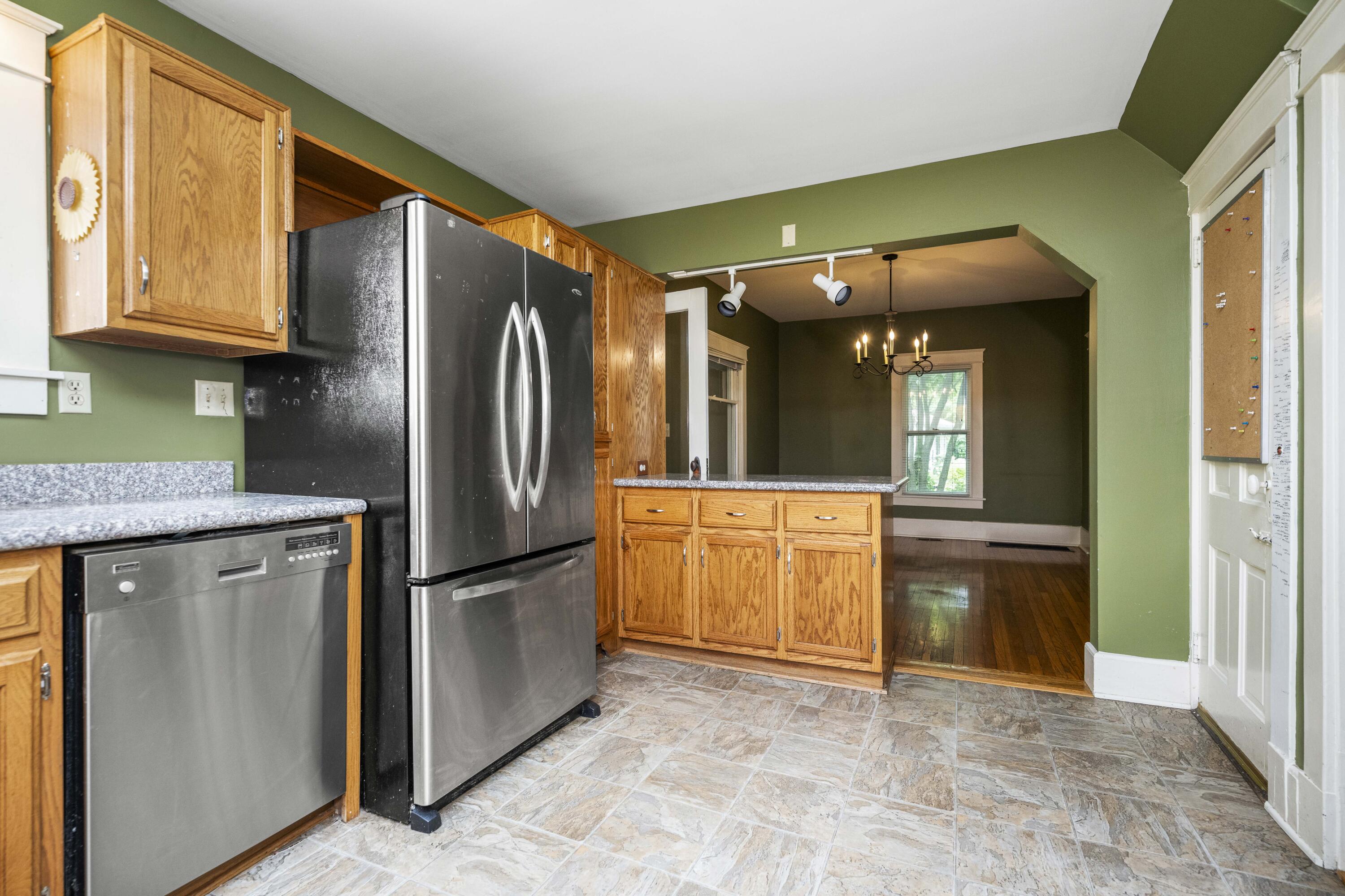 Berea, Kentucky 40403, United States, 5 Bedrooms Bedrooms, ,4 BathroomsBathrooms,Residential,Active,135834