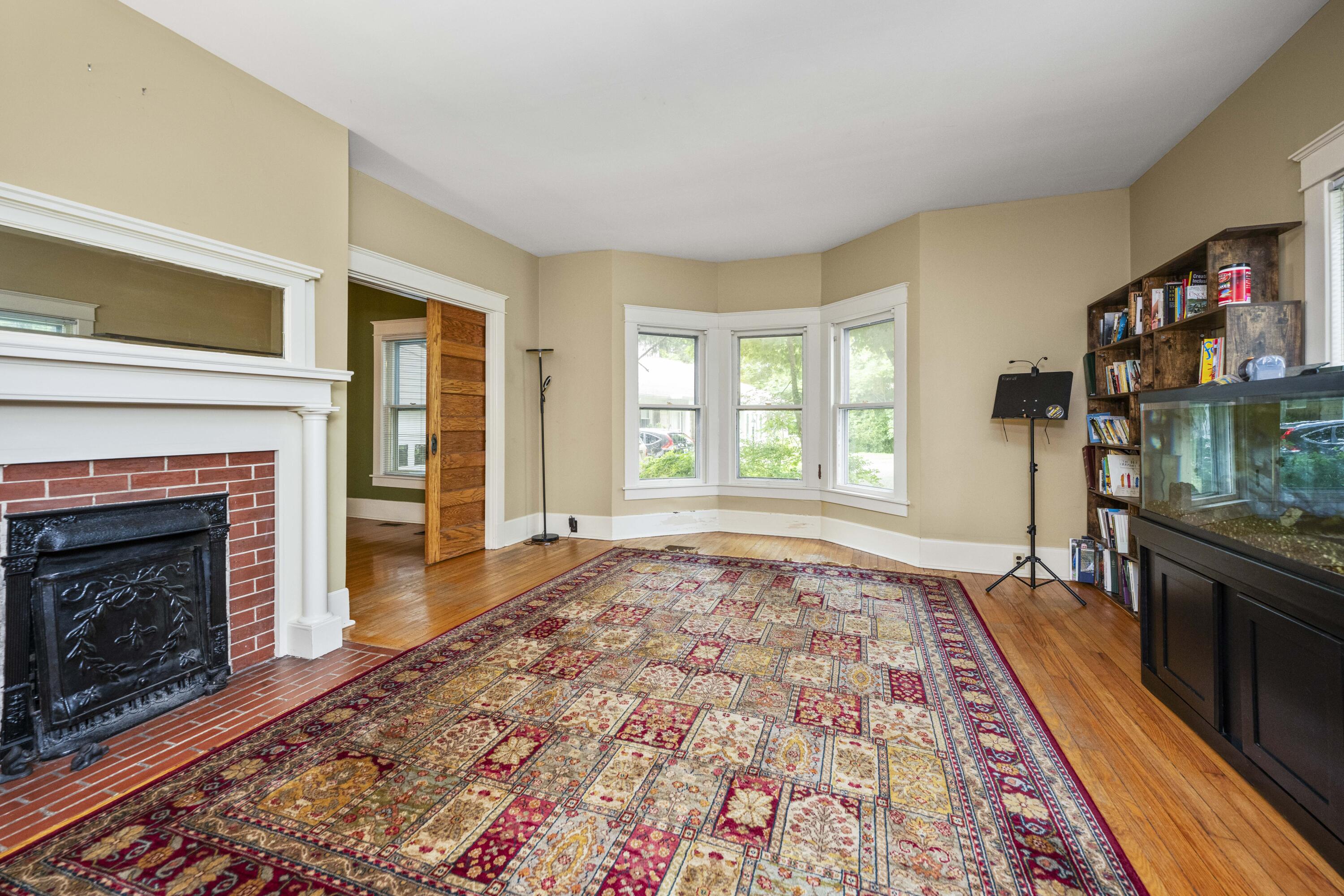 Berea, Kentucky 40403, United States, 5 Bedrooms Bedrooms, ,4 BathroomsBathrooms,Residential,Active,135834