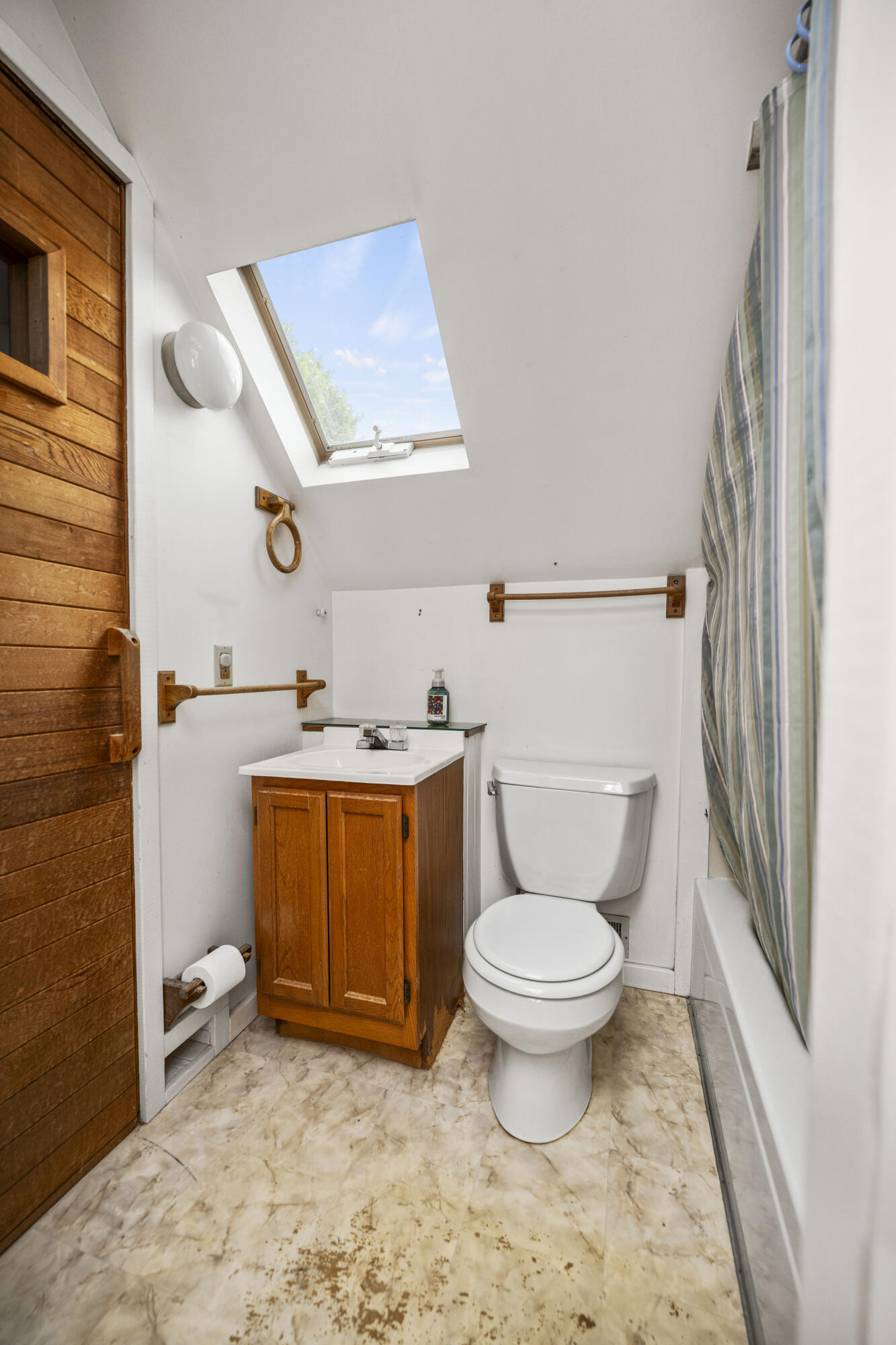 Berea, Kentucky 40403, United States, 5 Bedrooms Bedrooms, ,4 BathroomsBathrooms,Residential,Active,135834