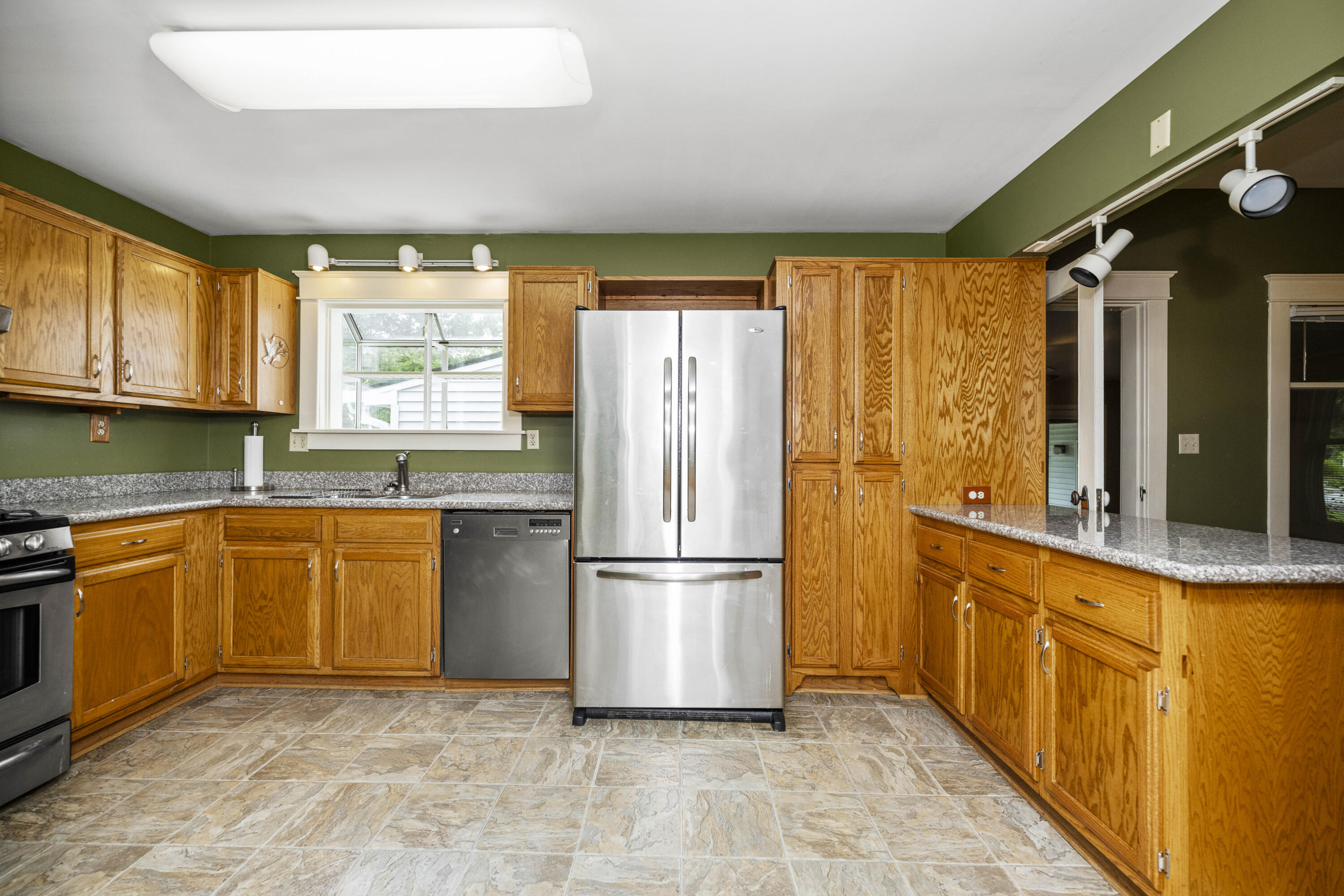 Berea, Kentucky 40403, United States, 5 Bedrooms Bedrooms, ,4 BathroomsBathrooms,Residential,Active,135834