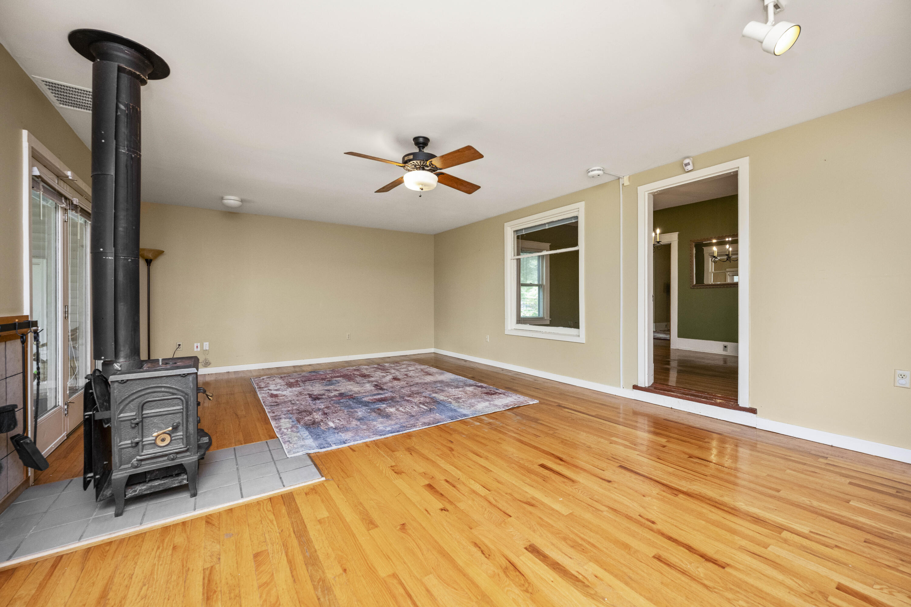 Berea, Kentucky 40403, United States, 5 Bedrooms Bedrooms, ,4 BathroomsBathrooms,Residential,Active,135834