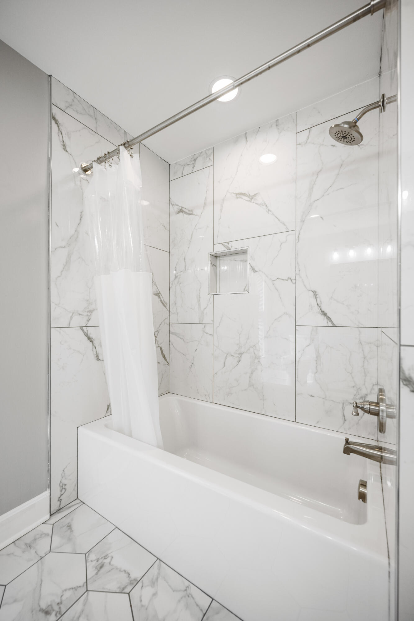 Berea, Kentucky 40403, United States, 5 Bedrooms Bedrooms, ,4 BathroomsBathrooms,Residential,Active,135834