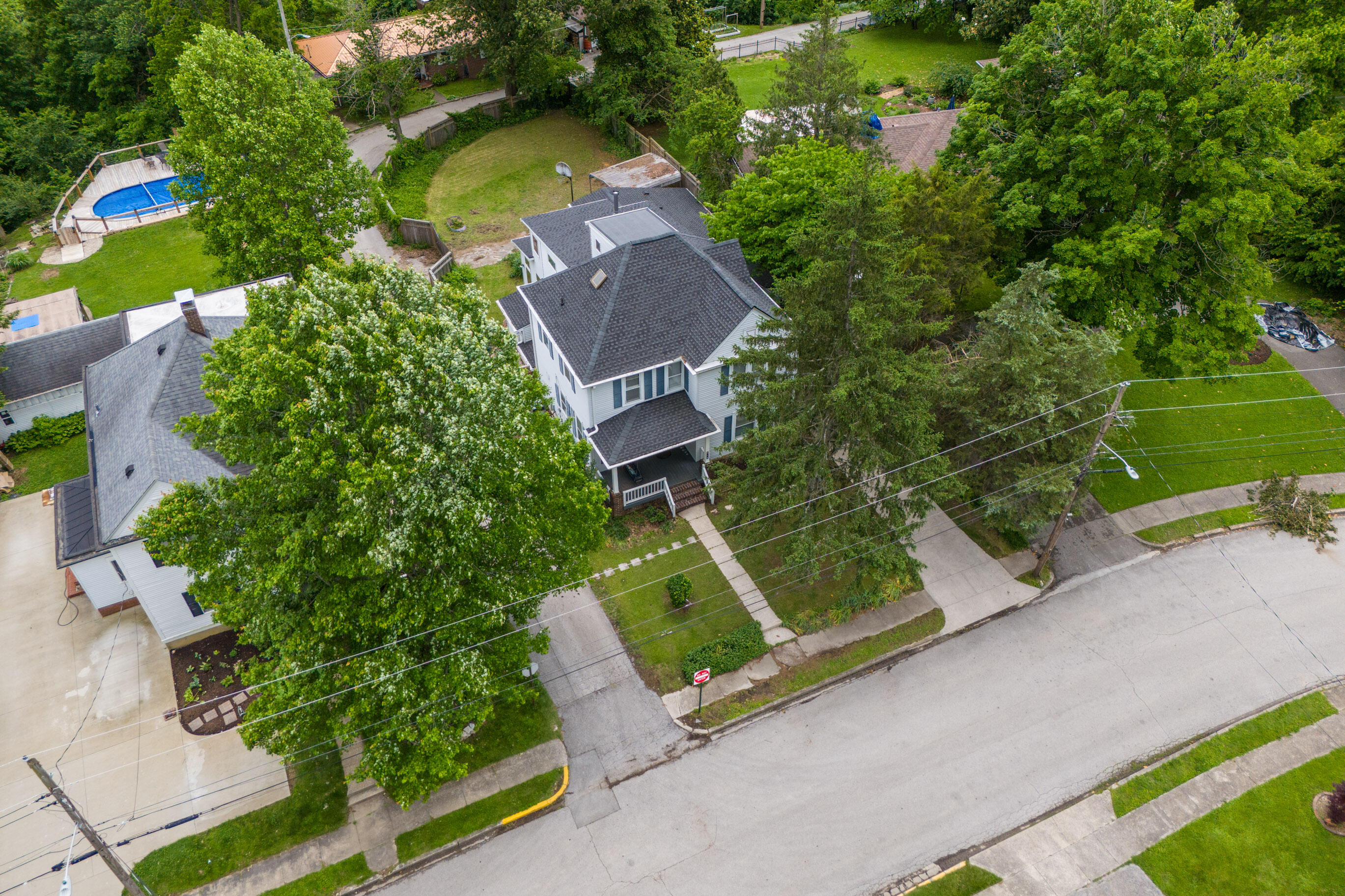 Berea, Kentucky 40403, United States, 5 Bedrooms Bedrooms, ,4 BathroomsBathrooms,Residential,Active,135834