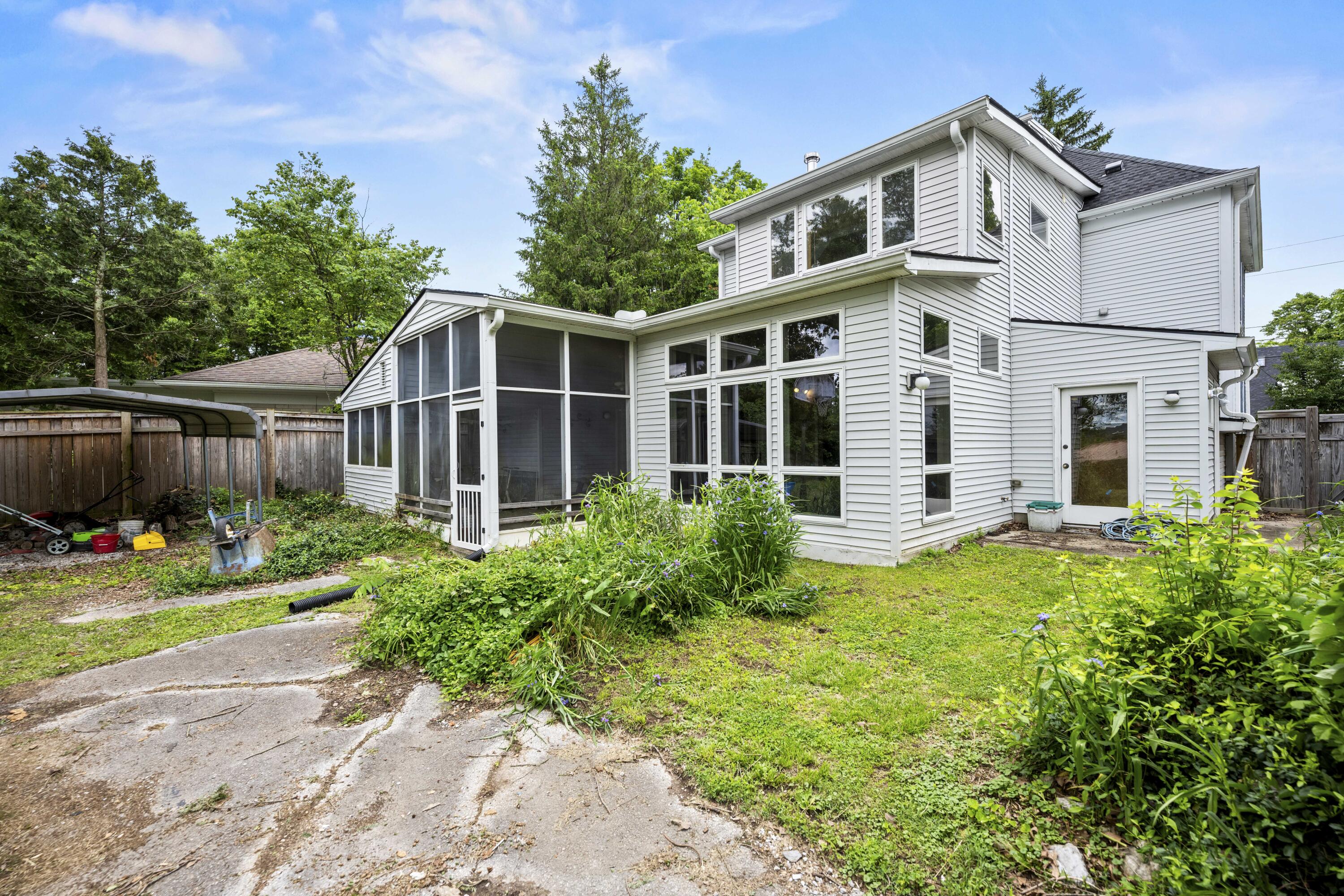 Berea, Kentucky 40403, United States, 5 Bedrooms Bedrooms, ,4 BathroomsBathrooms,Residential,Active,135834