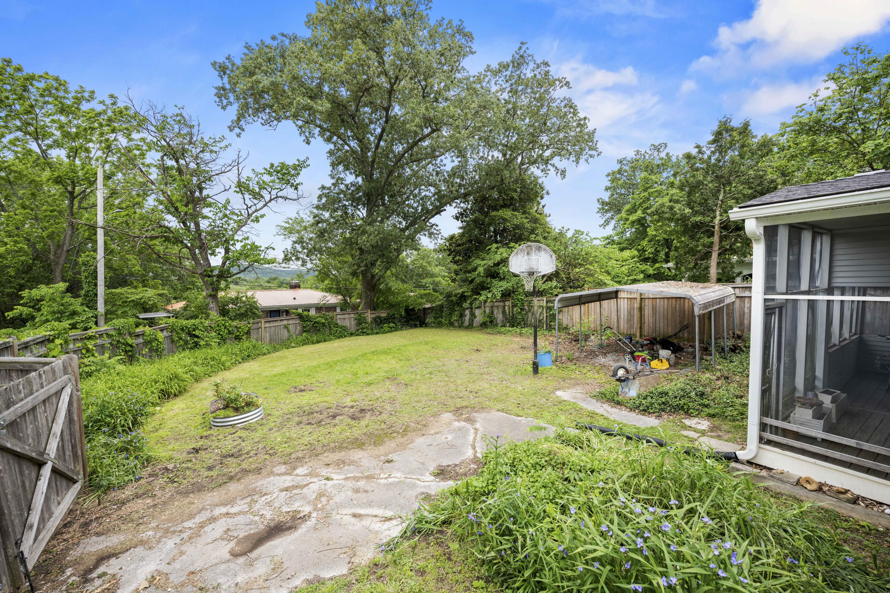 Berea, Kentucky 40403, United States, 5 Bedrooms Bedrooms, ,4 BathroomsBathrooms,Residential,Active,135834