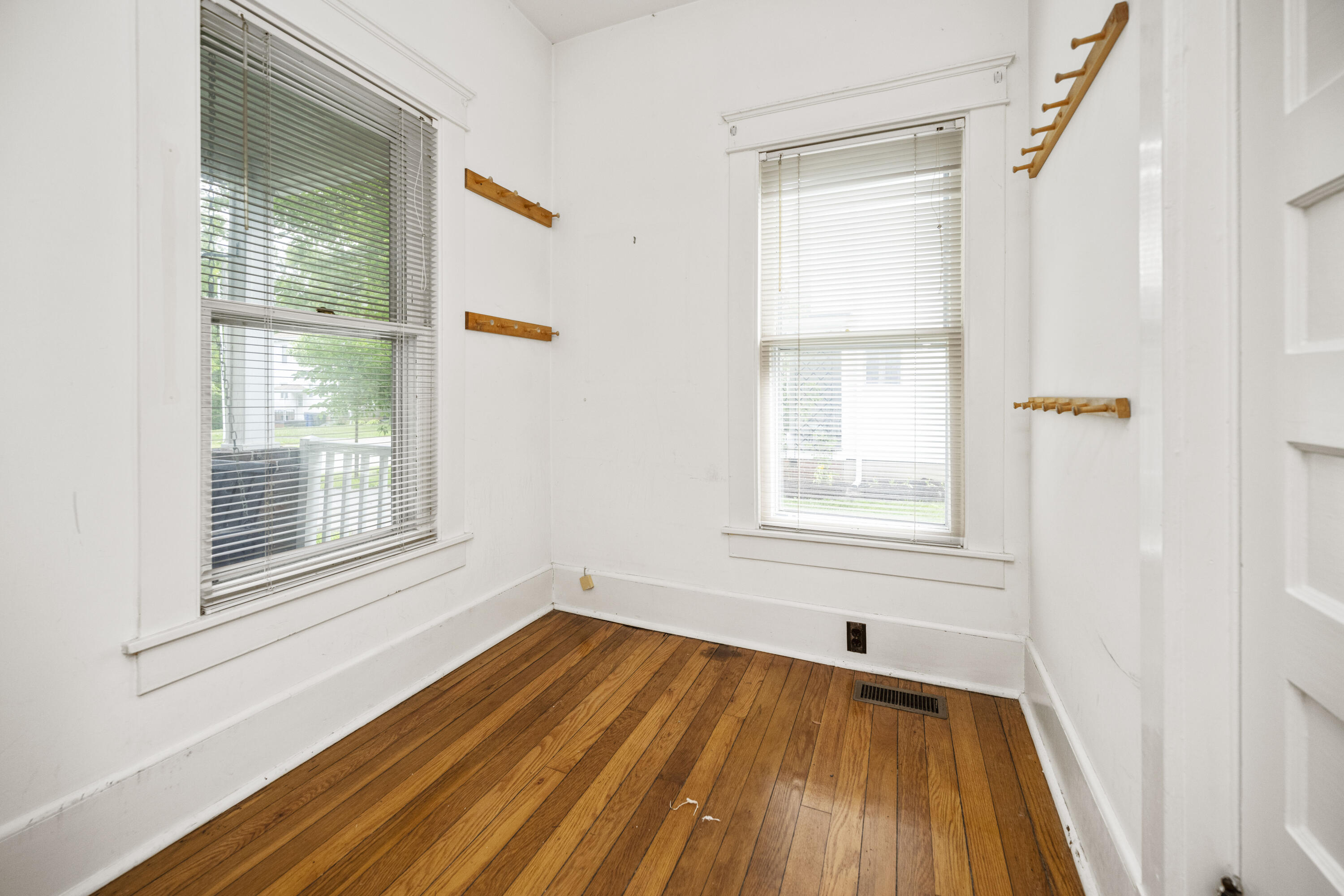 Berea, Kentucky 40403, United States, 5 Bedrooms Bedrooms, ,4 BathroomsBathrooms,Residential,Active,135834