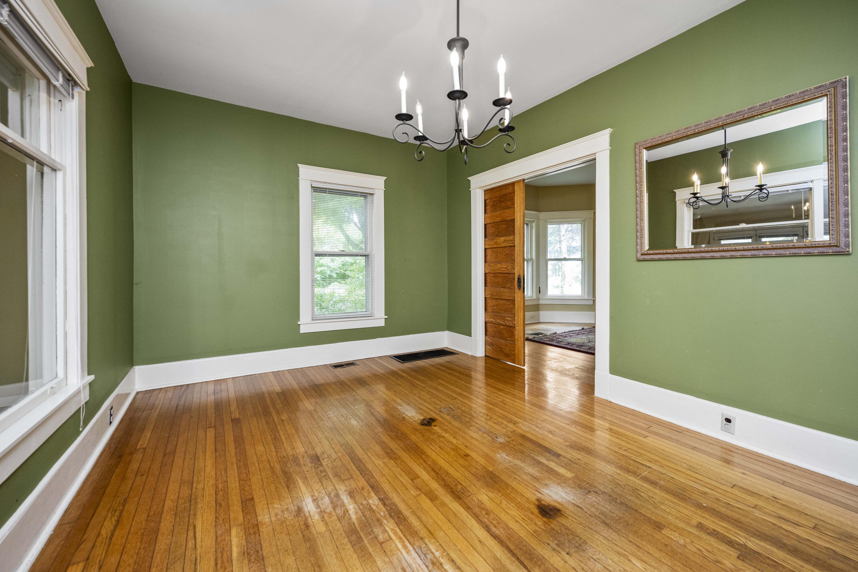 Berea, Kentucky 40403, United States, 5 Bedrooms Bedrooms, ,4 BathroomsBathrooms,Residential,Active,135834