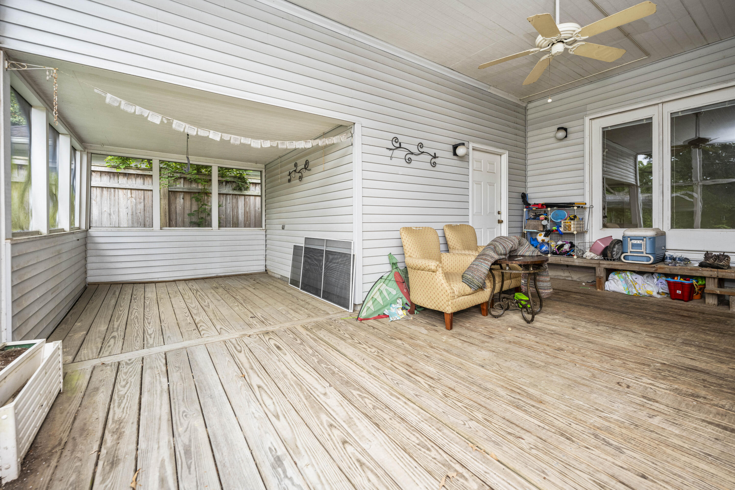 Berea, Kentucky 40403, United States, 5 Bedrooms Bedrooms, ,4 BathroomsBathrooms,Residential,Active,135834