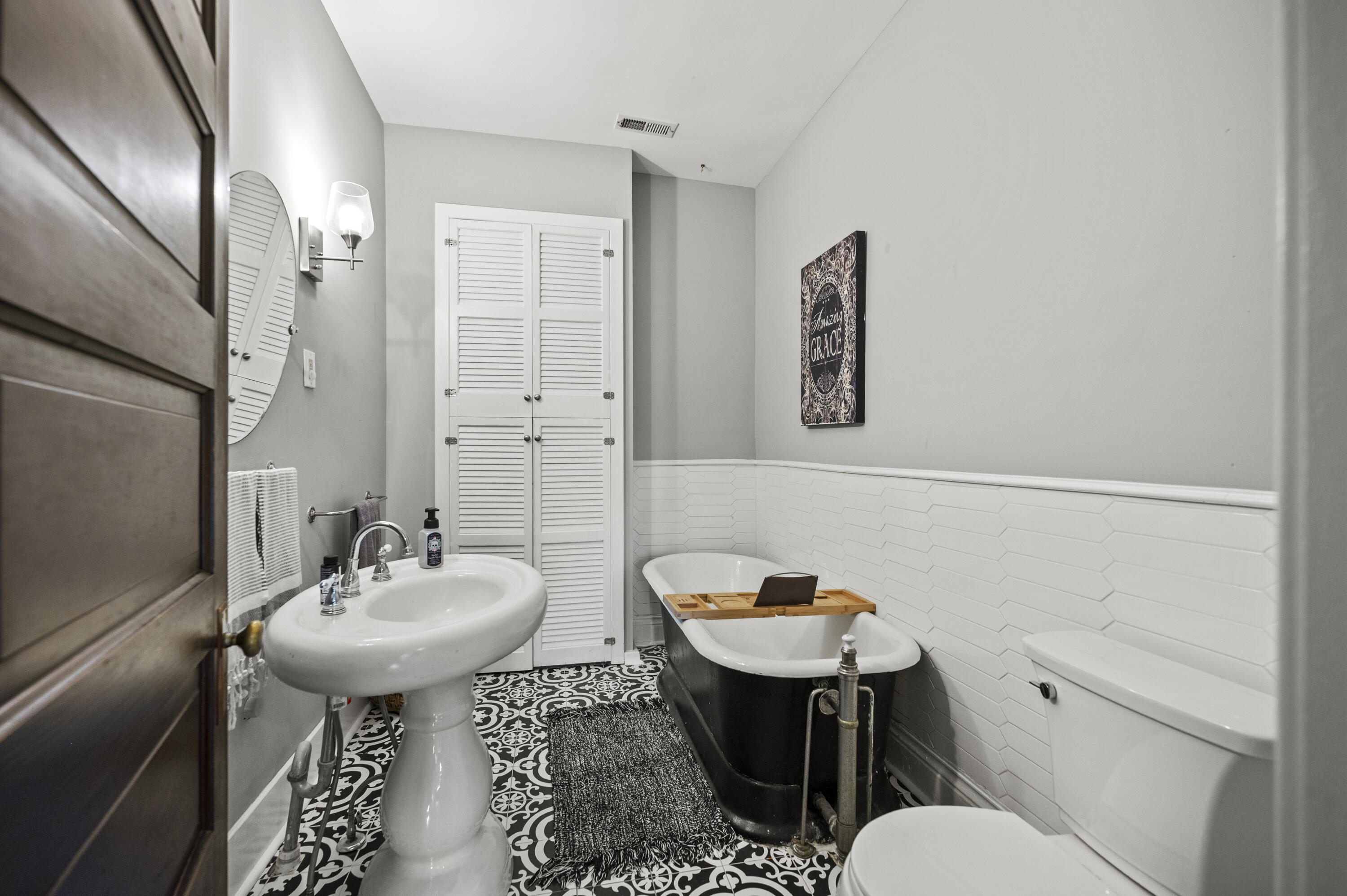 Richmond, Kentucky 40475, United States, 4 Bedrooms Bedrooms, ,3 BathroomsBathrooms,Residential,Active,244247