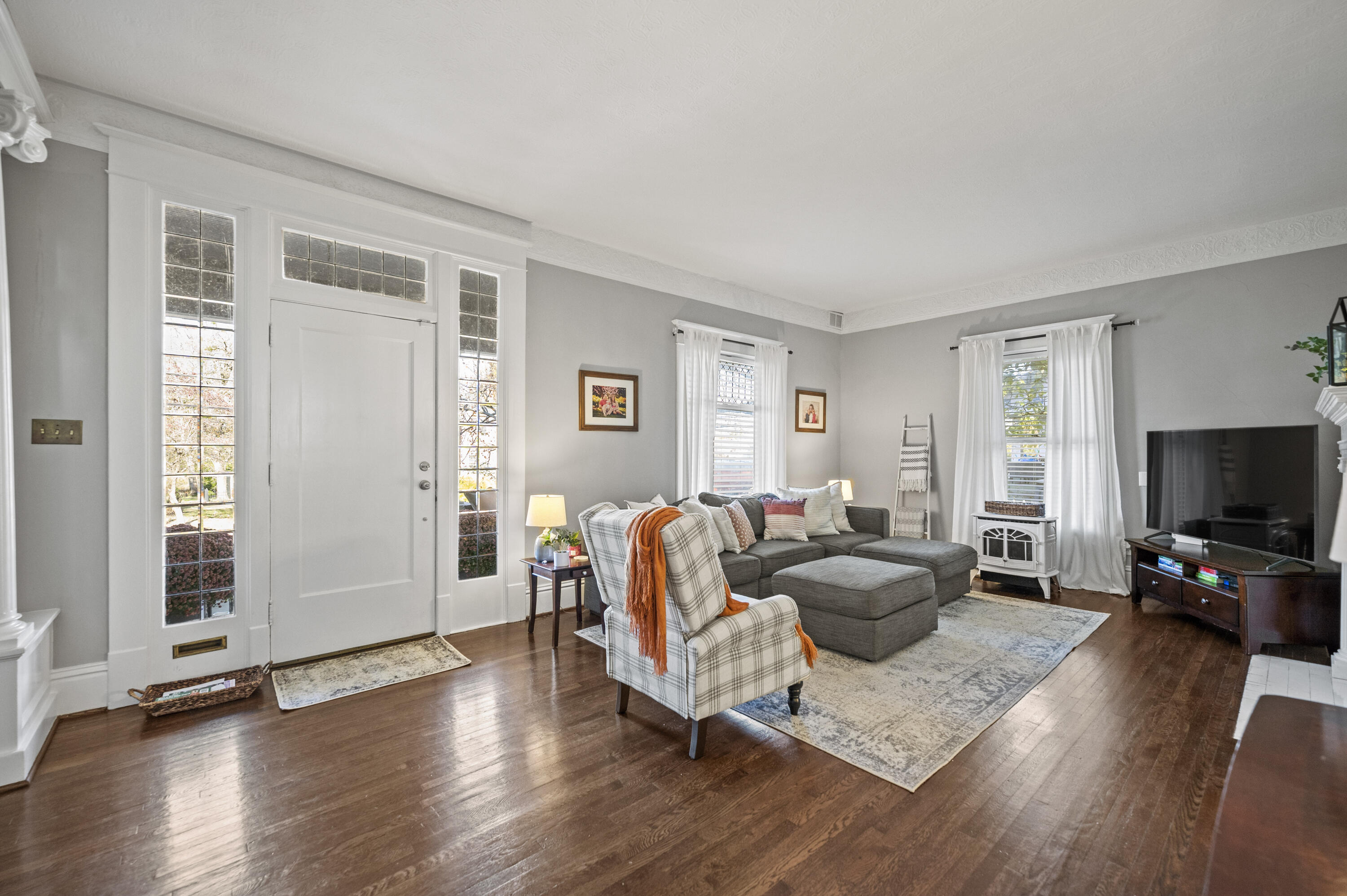 Richmond, Kentucky 40475, United States, 4 Bedrooms Bedrooms, ,3 BathroomsBathrooms,Residential,Active,244247