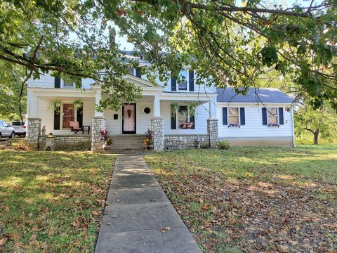 Photo of 112 East Avenue, Wilmore, KY 40390 (MLS # 25503088)