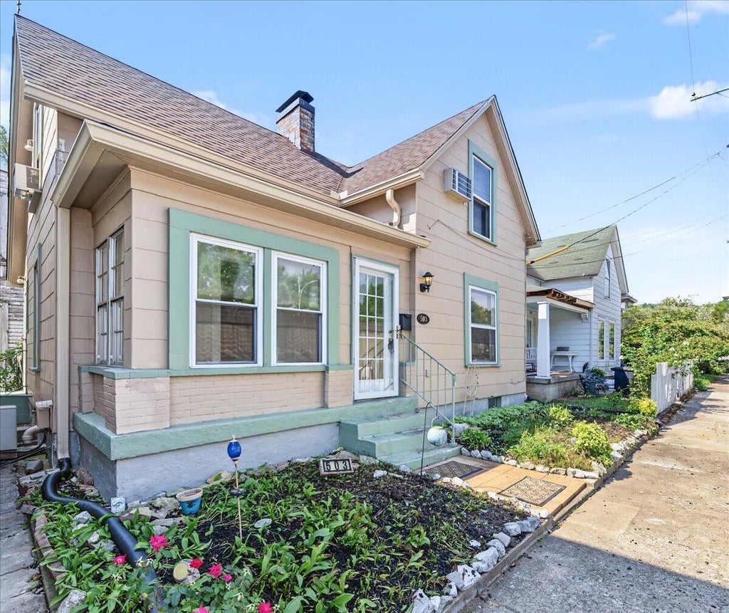 Photo of 503 W Broadway Street, Frankfort, KY 40601 (MLS # 26025752)