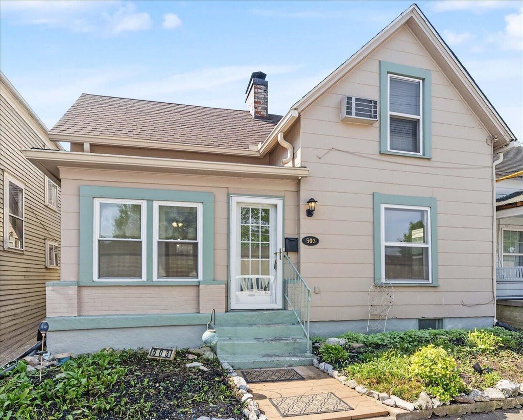 Photo of 503 W Broadway Street, Frankfort, KY 40601 (MLS # 26025752)