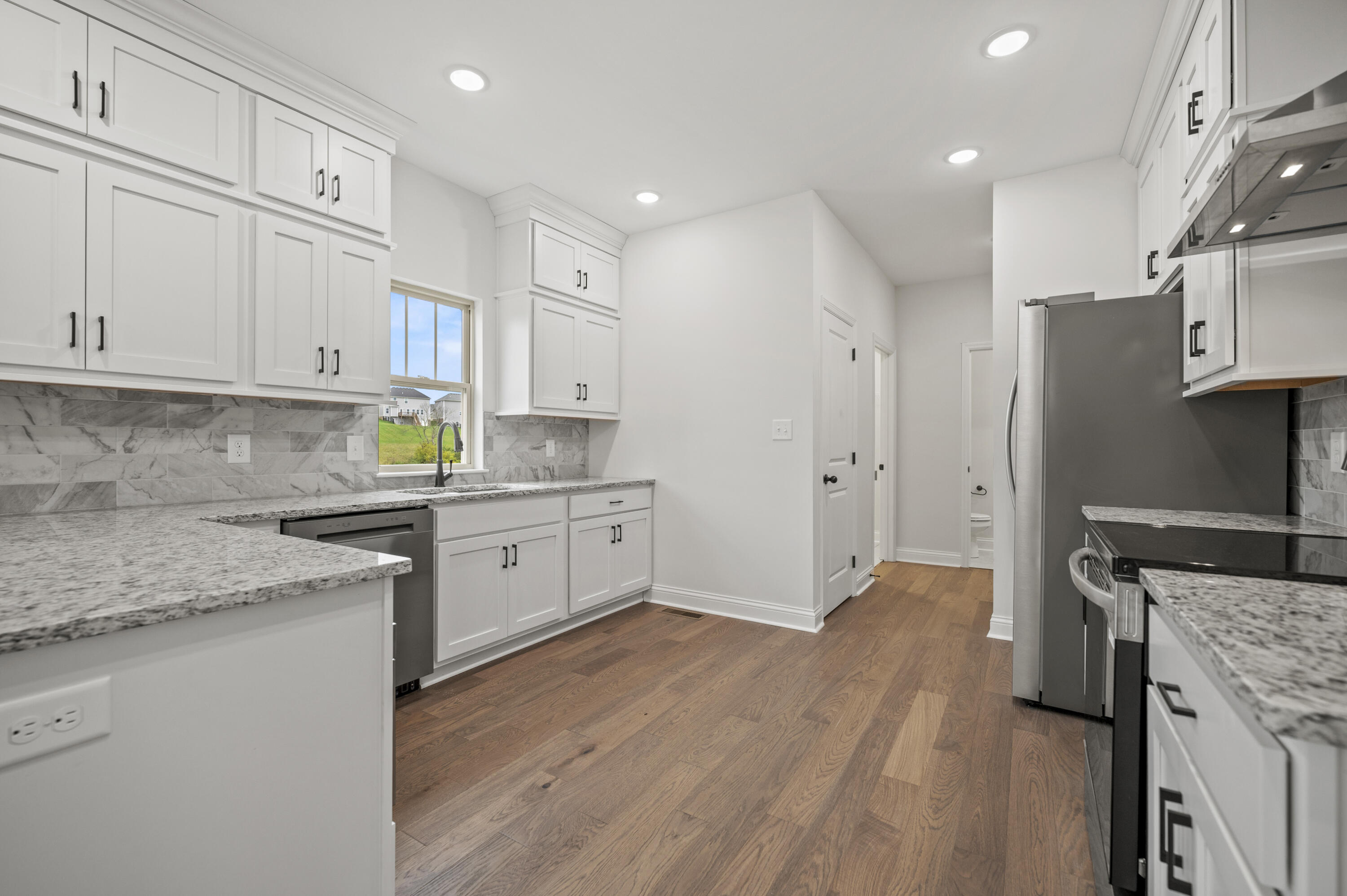 Richmond, Kentucky 40475, United States, 5 Bedrooms Bedrooms, ,4 BathroomsBathrooms,Residential,Active,119337