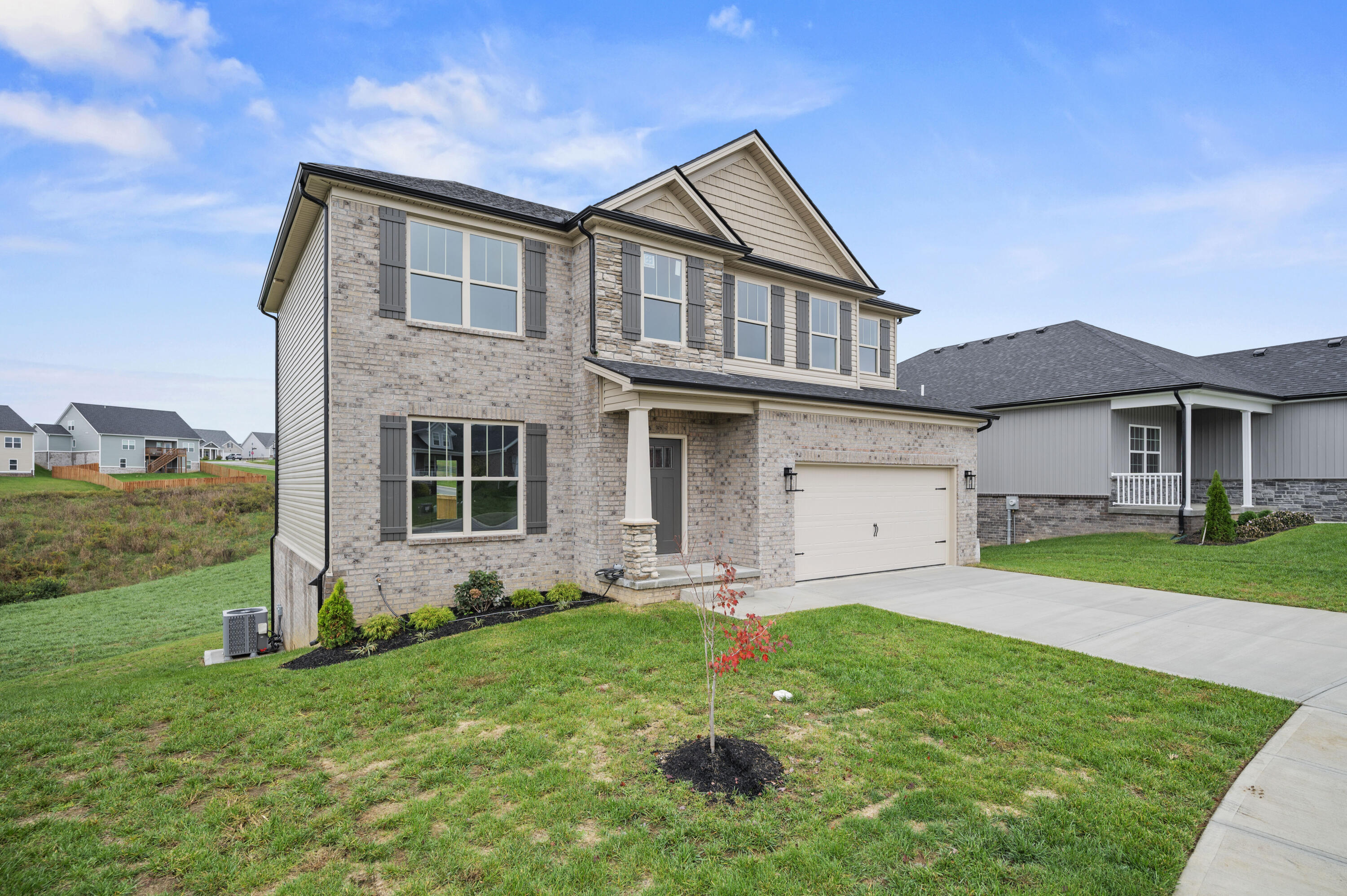 Richmond, Kentucky 40475, United States, 5 Bedrooms Bedrooms, ,4 BathroomsBathrooms,Residential,Active,119337