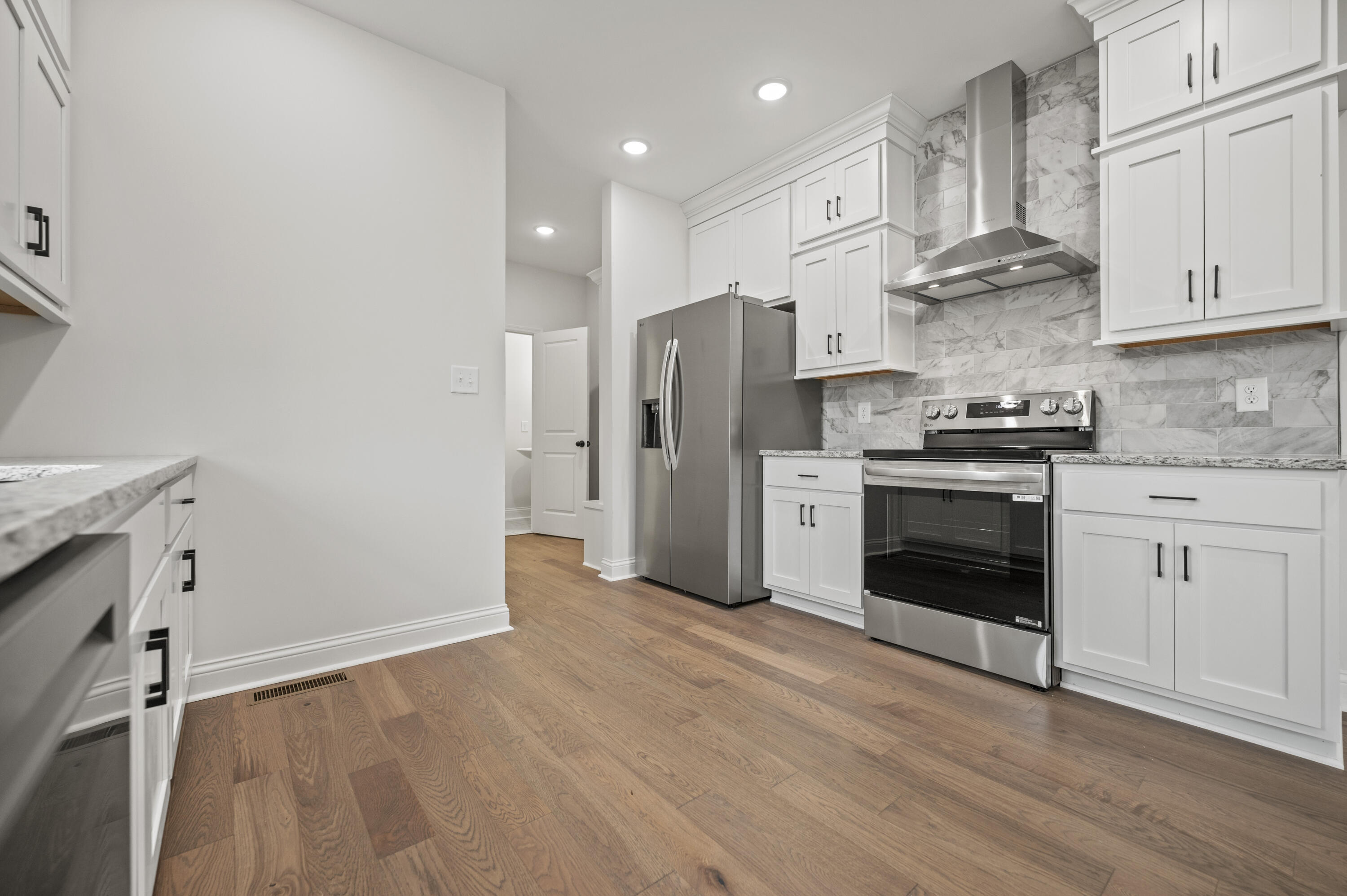 Richmond, Kentucky 40475, United States, 5 Bedrooms Bedrooms, ,4 BathroomsBathrooms,Residential,Active,119337