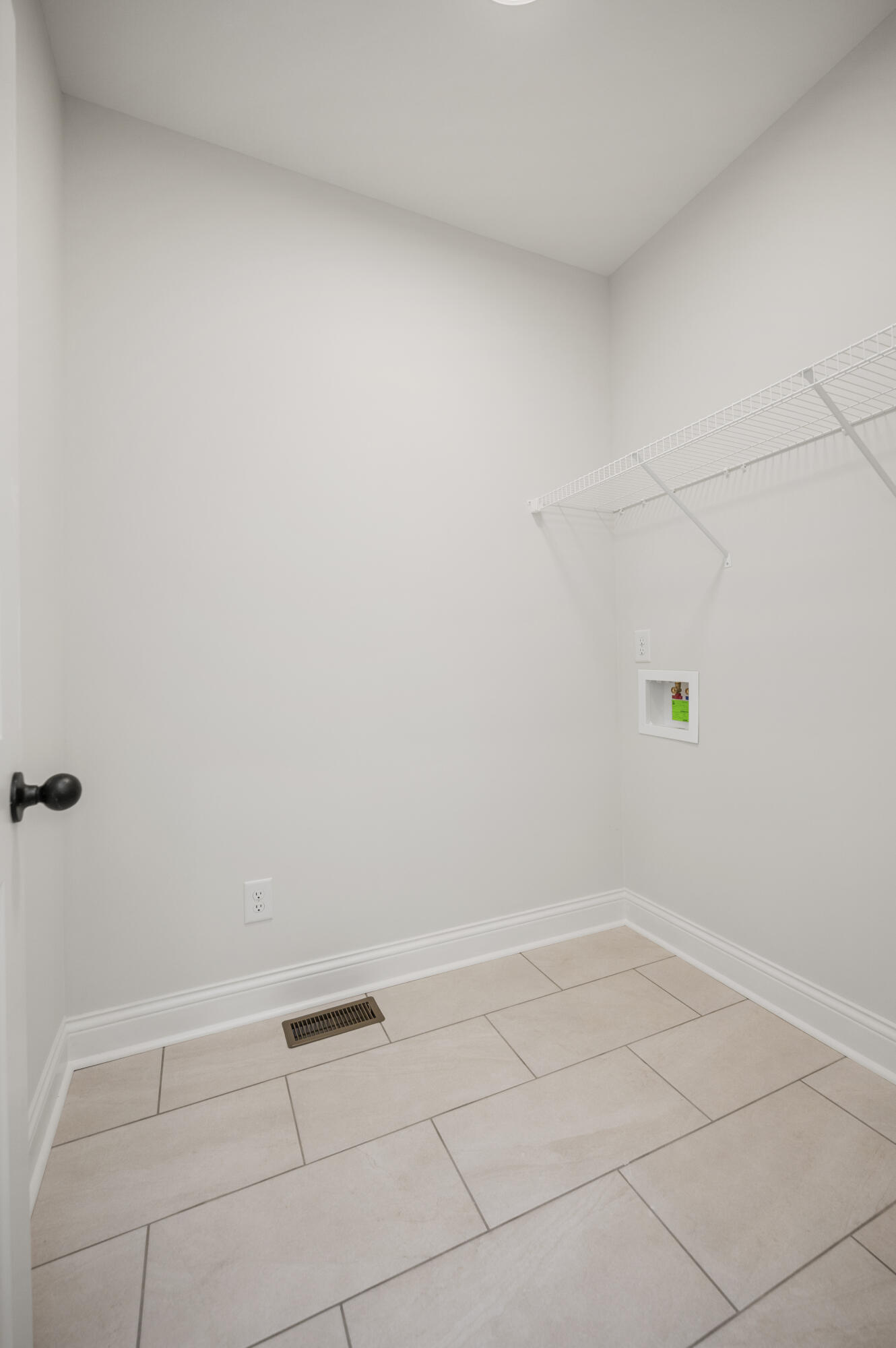 Richmond, Kentucky 40475, United States, 5 Bedrooms Bedrooms, ,4 BathroomsBathrooms,Residential,Active,119337