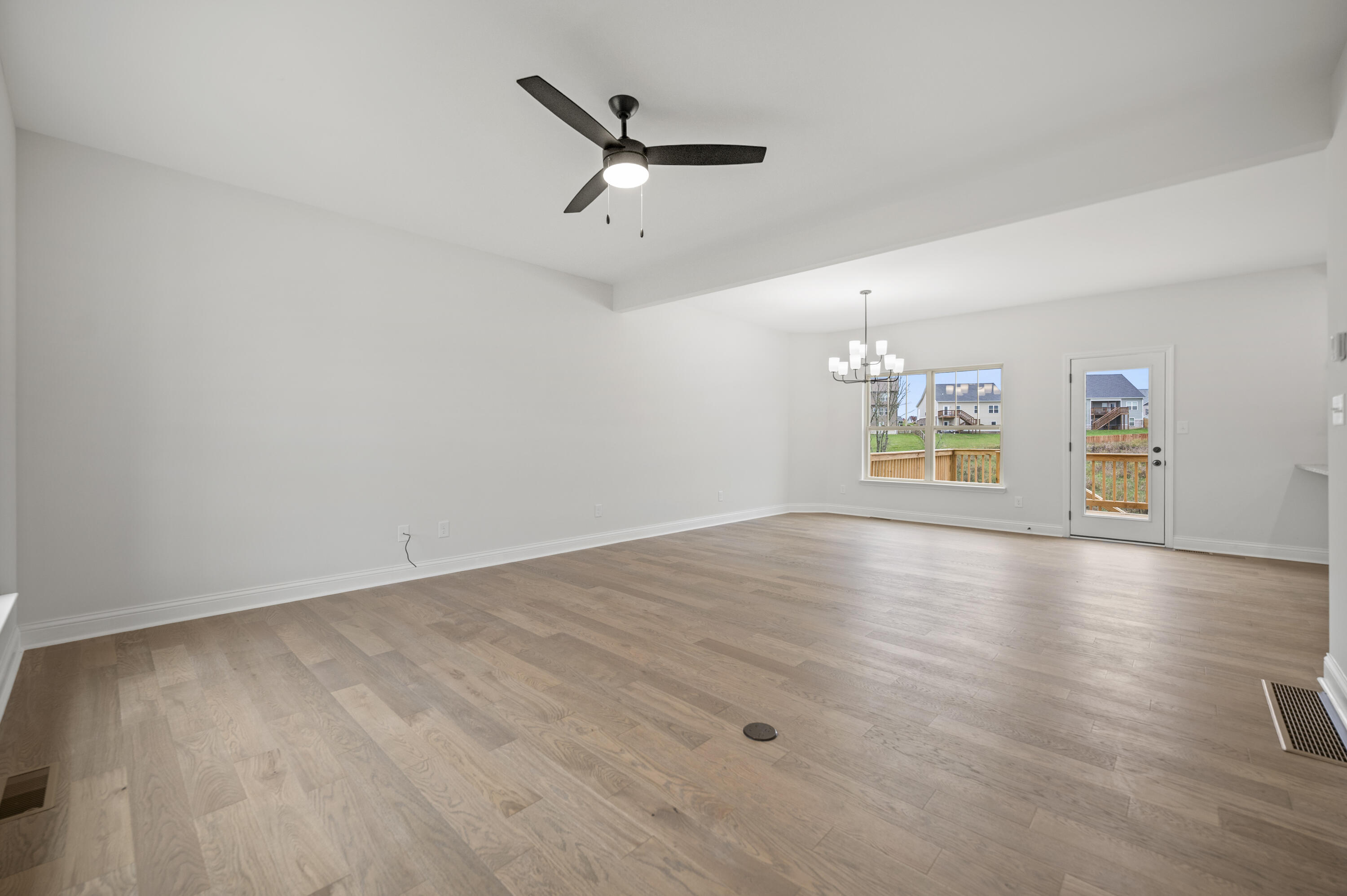 Richmond, Kentucky 40475, United States, 5 Bedrooms Bedrooms, ,4 BathroomsBathrooms,Residential,Active,119337