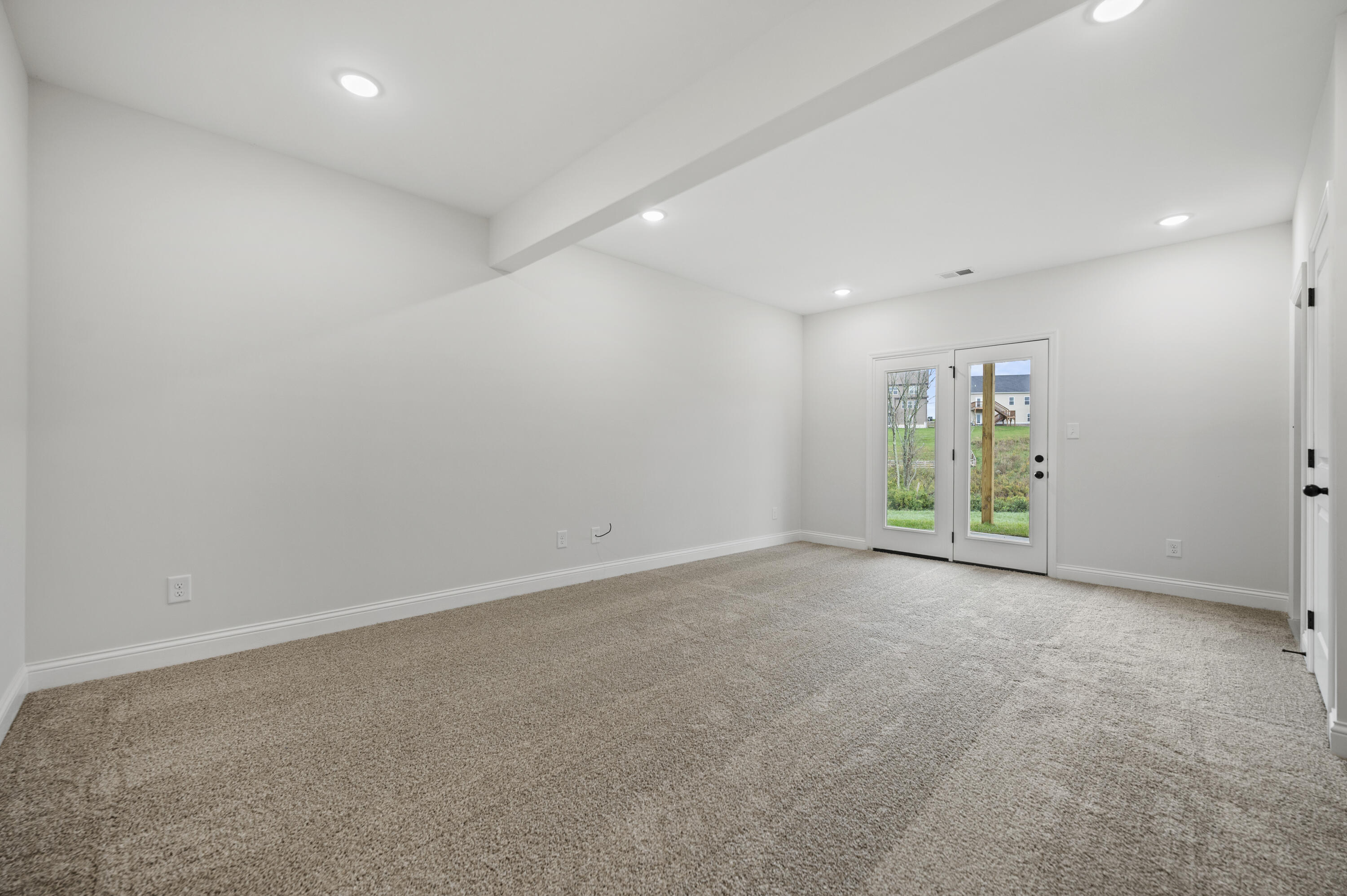 Richmond, Kentucky 40475, United States, 5 Bedrooms Bedrooms, ,4 BathroomsBathrooms,Residential,Active,119337