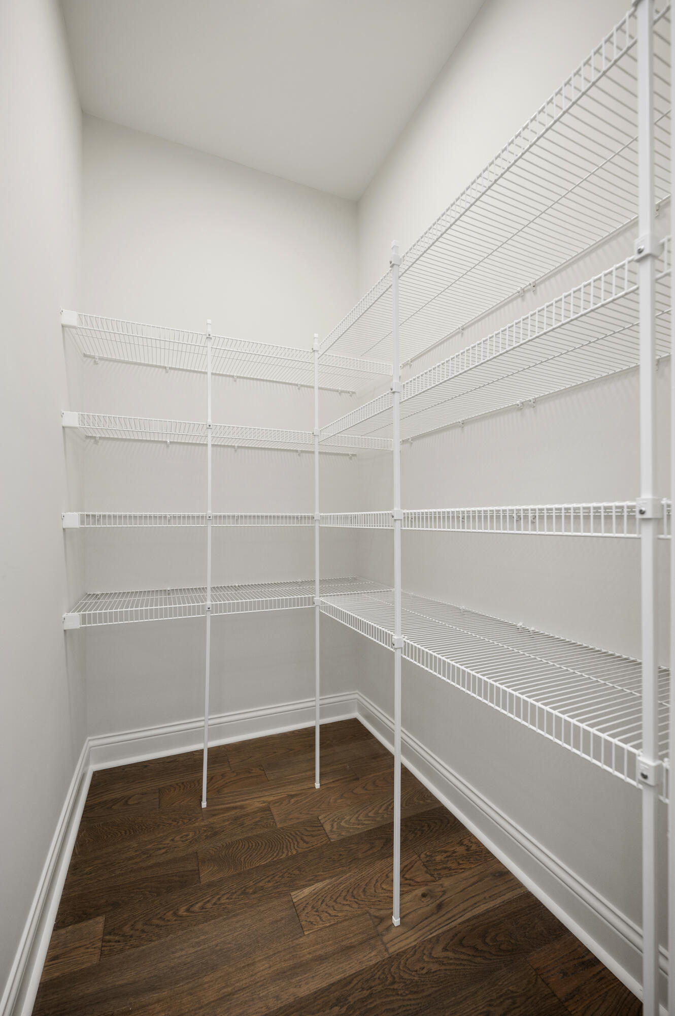 Richmond, Kentucky 40475, United States, 5 Bedrooms Bedrooms, ,4 BathroomsBathrooms,Residential,Active,119337