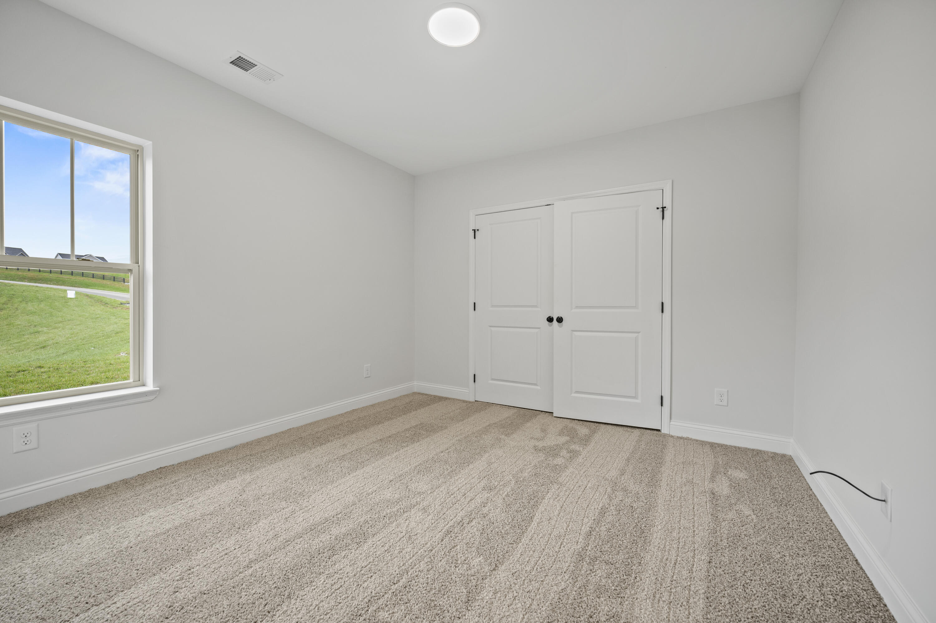 Richmond, Kentucky 40475, United States, 5 Bedrooms Bedrooms, ,4 BathroomsBathrooms,Residential,Active,119337