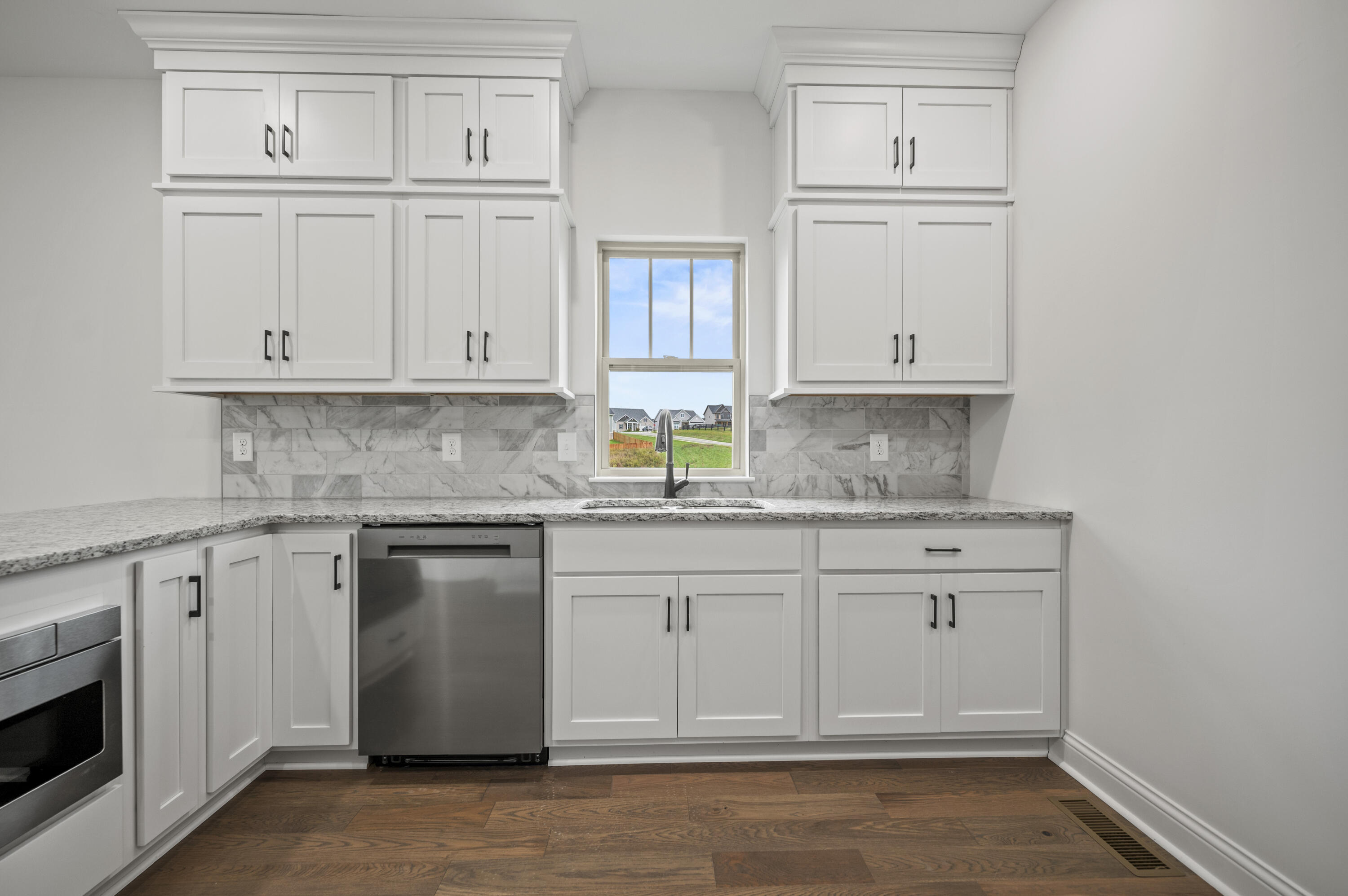 Richmond, Kentucky 40475, United States, 5 Bedrooms Bedrooms, ,4 BathroomsBathrooms,Residential,Active,119337