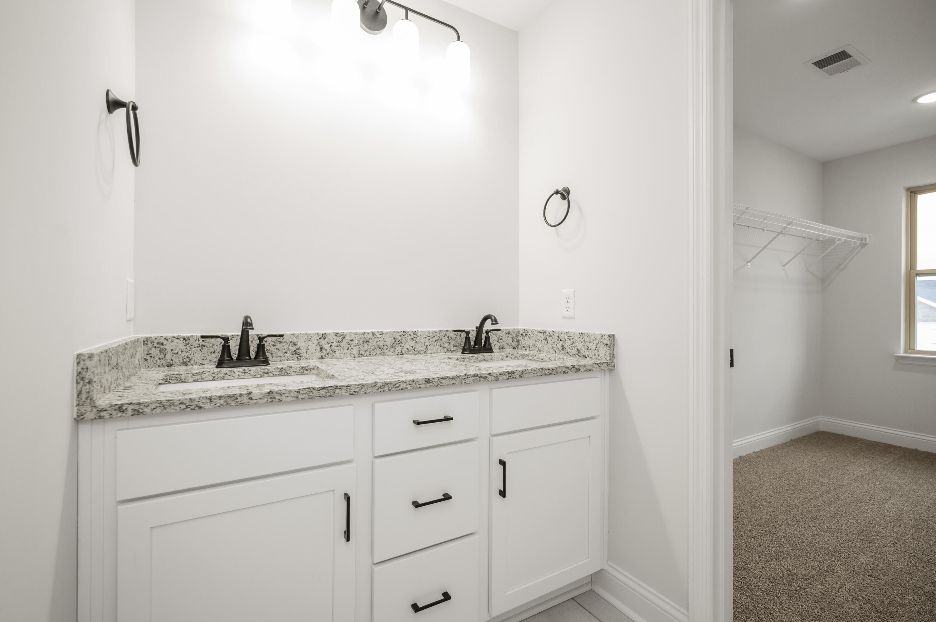 Richmond, Kentucky 40475, United States, 5 Bedrooms Bedrooms, ,4 BathroomsBathrooms,Residential,Active,119337