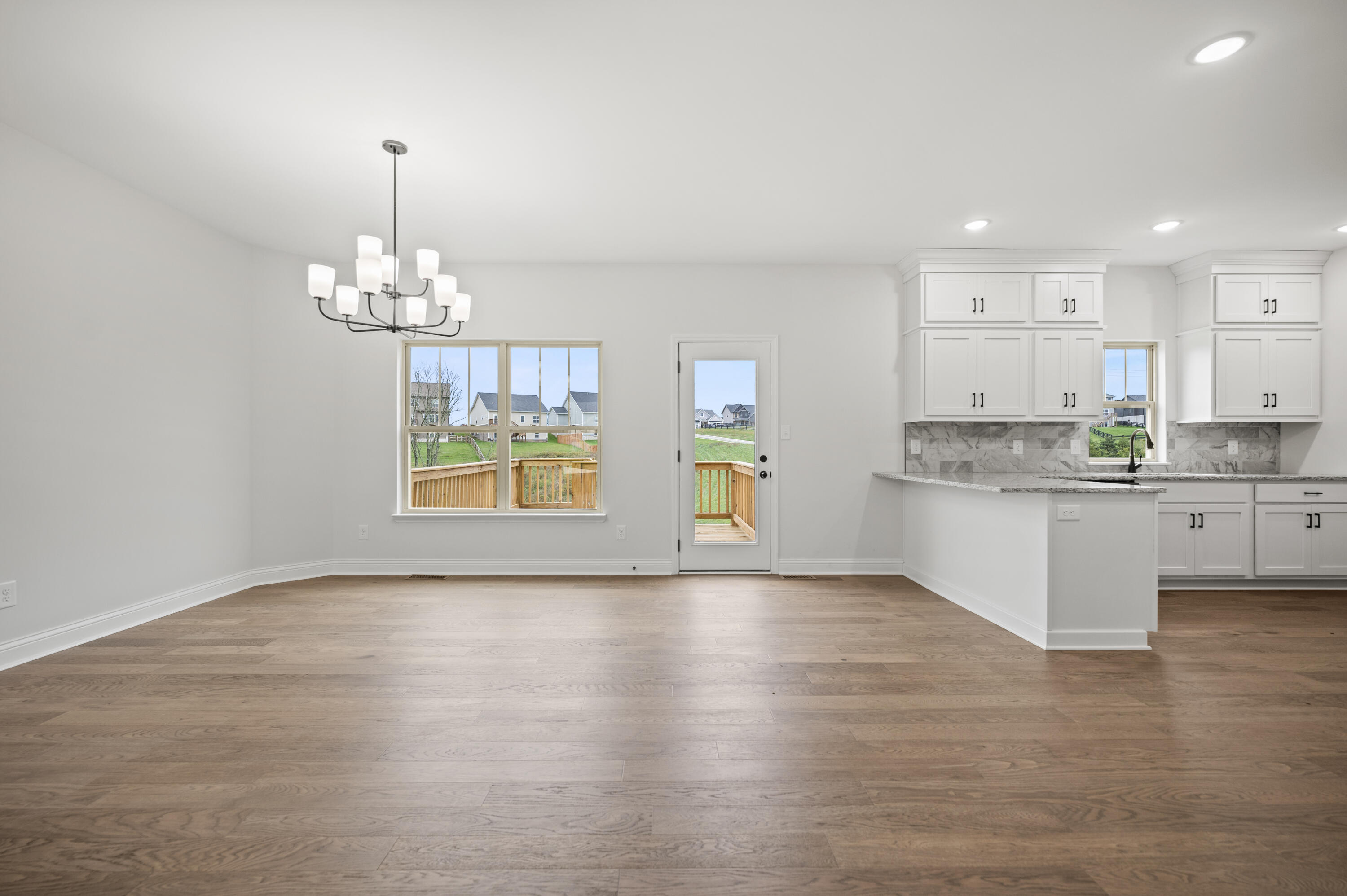 Richmond, Kentucky 40475, United States, 5 Bedrooms Bedrooms, ,4 BathroomsBathrooms,Residential,Active,119337