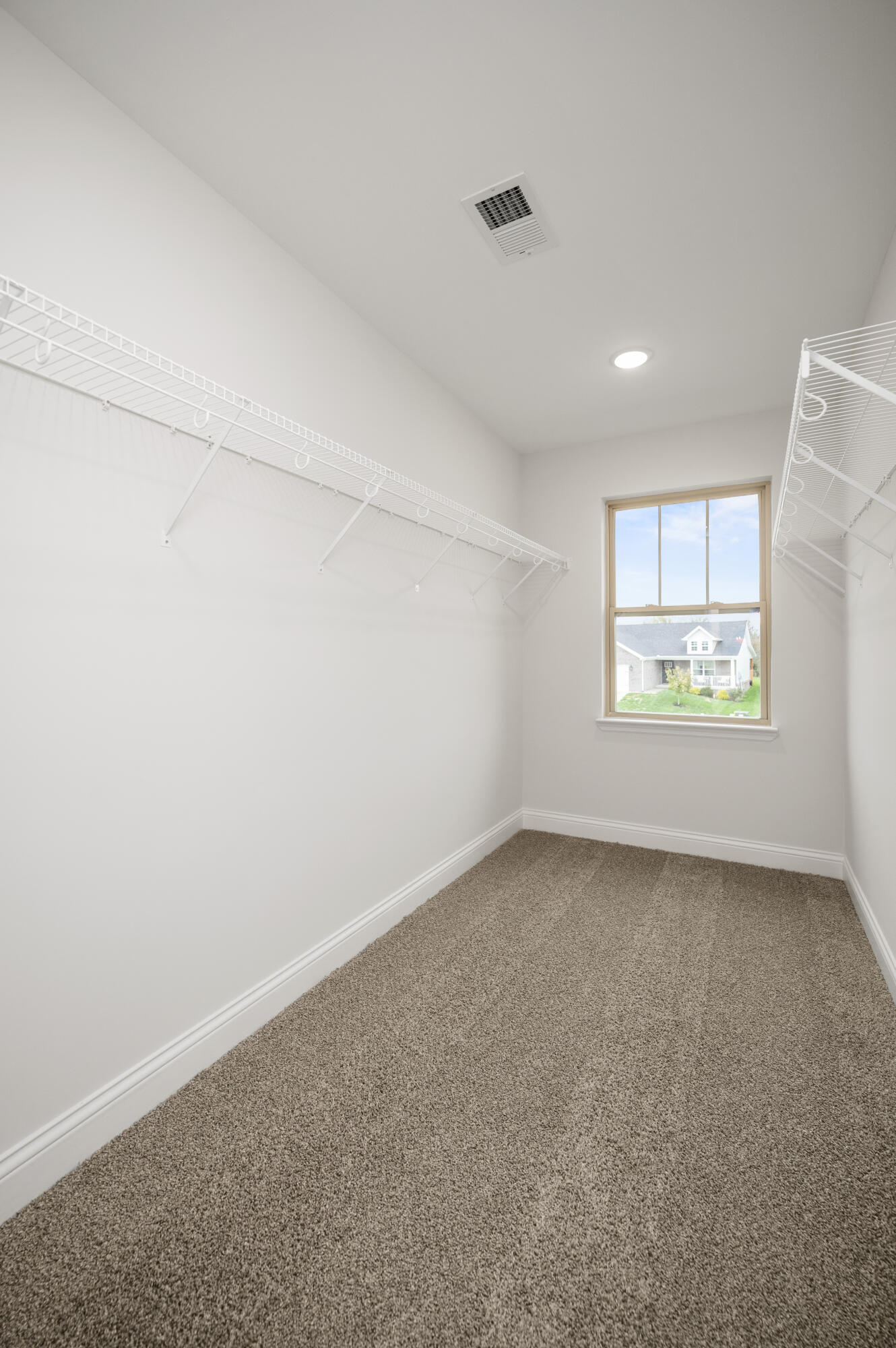 Richmond, Kentucky 40475, United States, 5 Bedrooms Bedrooms, ,4 BathroomsBathrooms,Residential,Active,119337