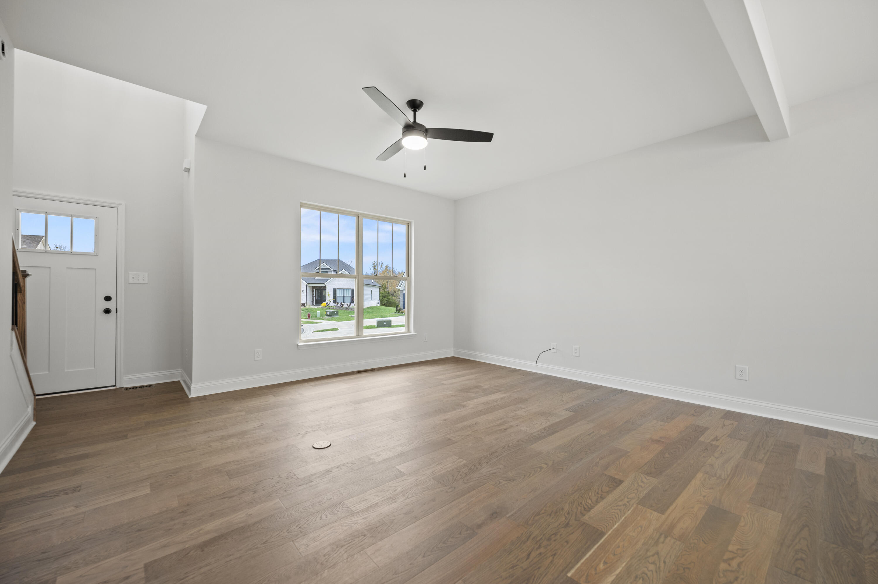 Richmond, Kentucky 40475, United States, 5 Bedrooms Bedrooms, ,4 BathroomsBathrooms,Residential,Active,119337