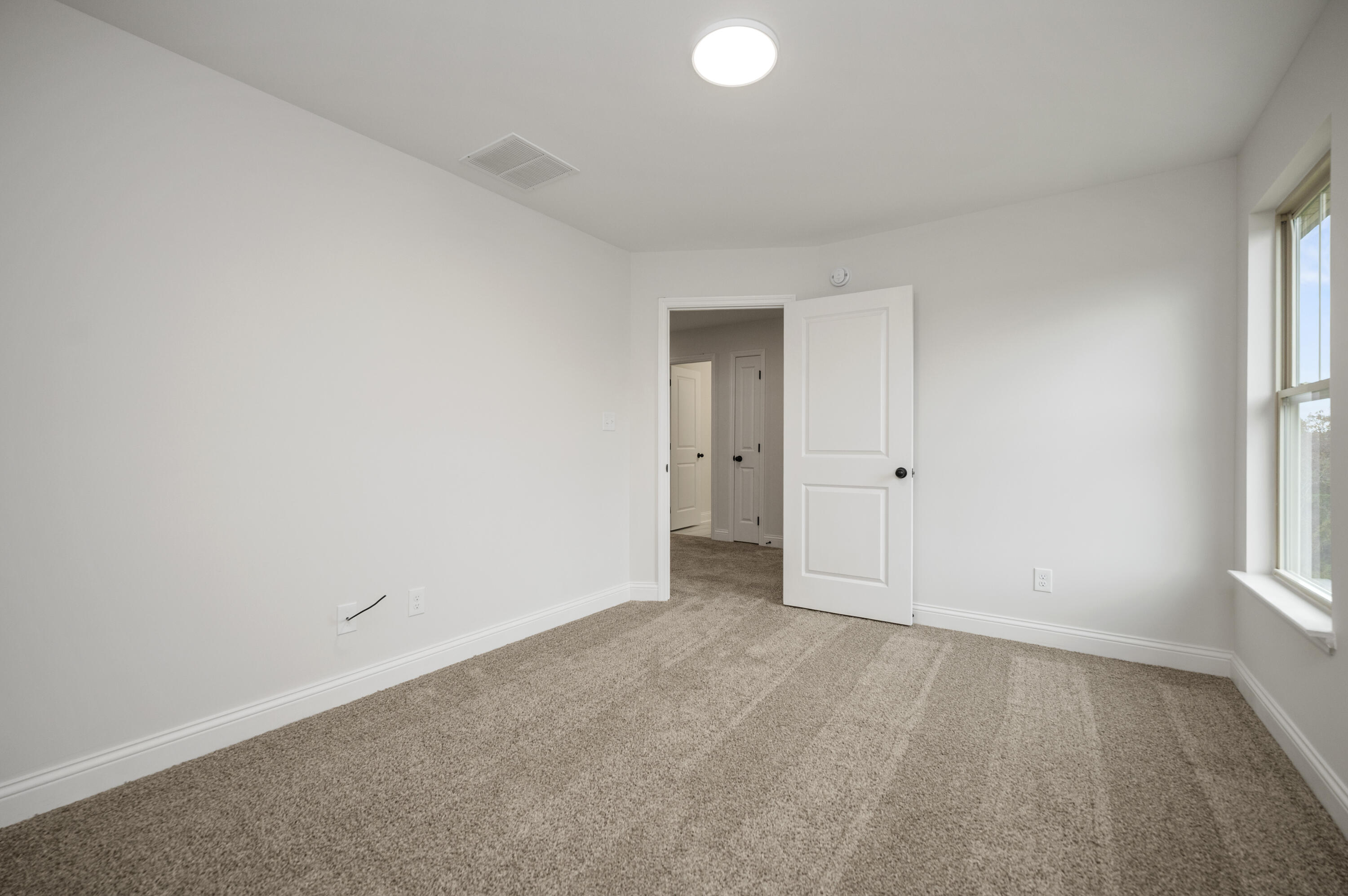 Richmond, Kentucky 40475, United States, 5 Bedrooms Bedrooms, ,4 BathroomsBathrooms,Residential,Active,119337