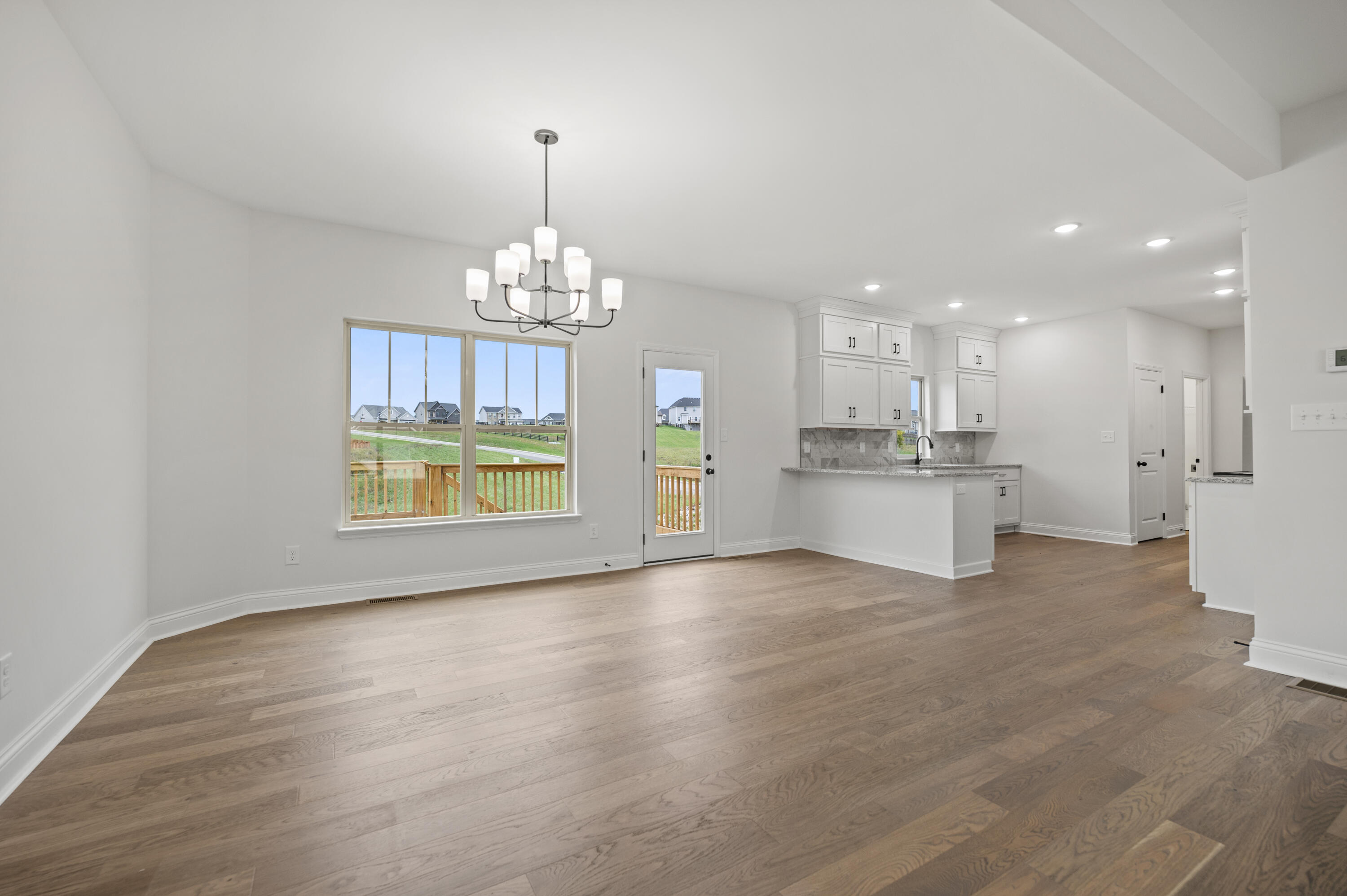 Richmond, Kentucky 40475, United States, 5 Bedrooms Bedrooms, ,4 BathroomsBathrooms,Residential,Active,119337