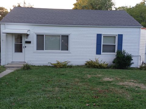 Photo of 107 Sunset Avenue, Lancaster, KY 40444 (MLS # 25503201)