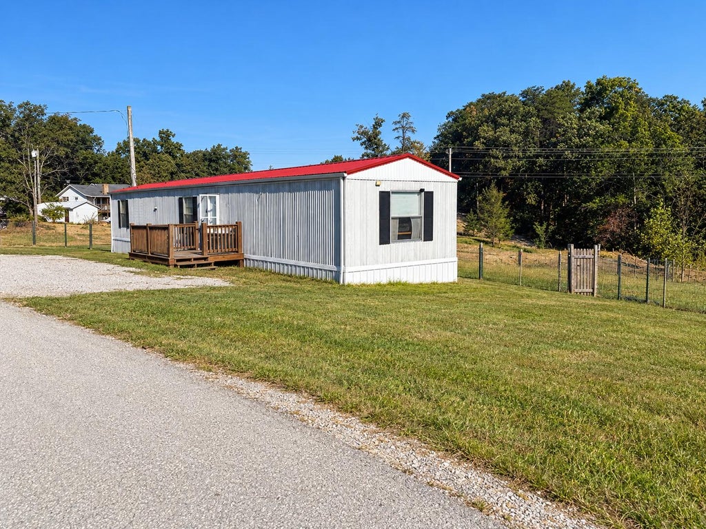 Photo of 645 Charlie Abney Road, Berea, KY 40403 (MLS # 26027413)