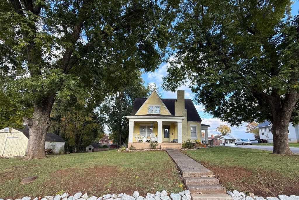 Photo of 124 N Richardson Drive, Somerset, KY 42501 (MLS # 25505114)