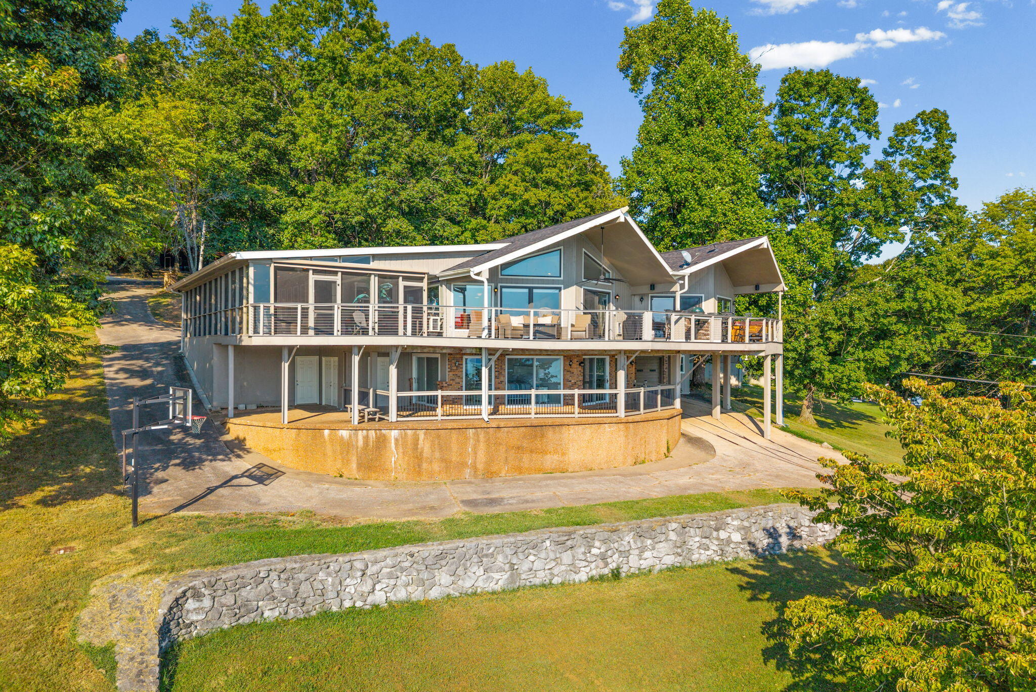 285 Bayview Drive