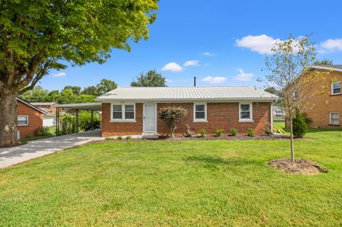 Photo of 510 Dobbin Drive, Paris, KY 40361 (MLS # 25017986)